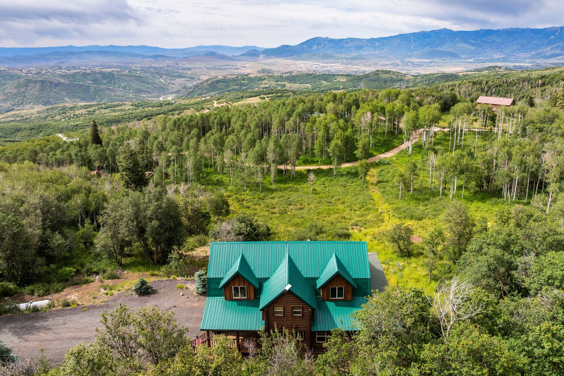  Large Cabin on 1.1 Acres with Scenic Mountain Views - 物件實景