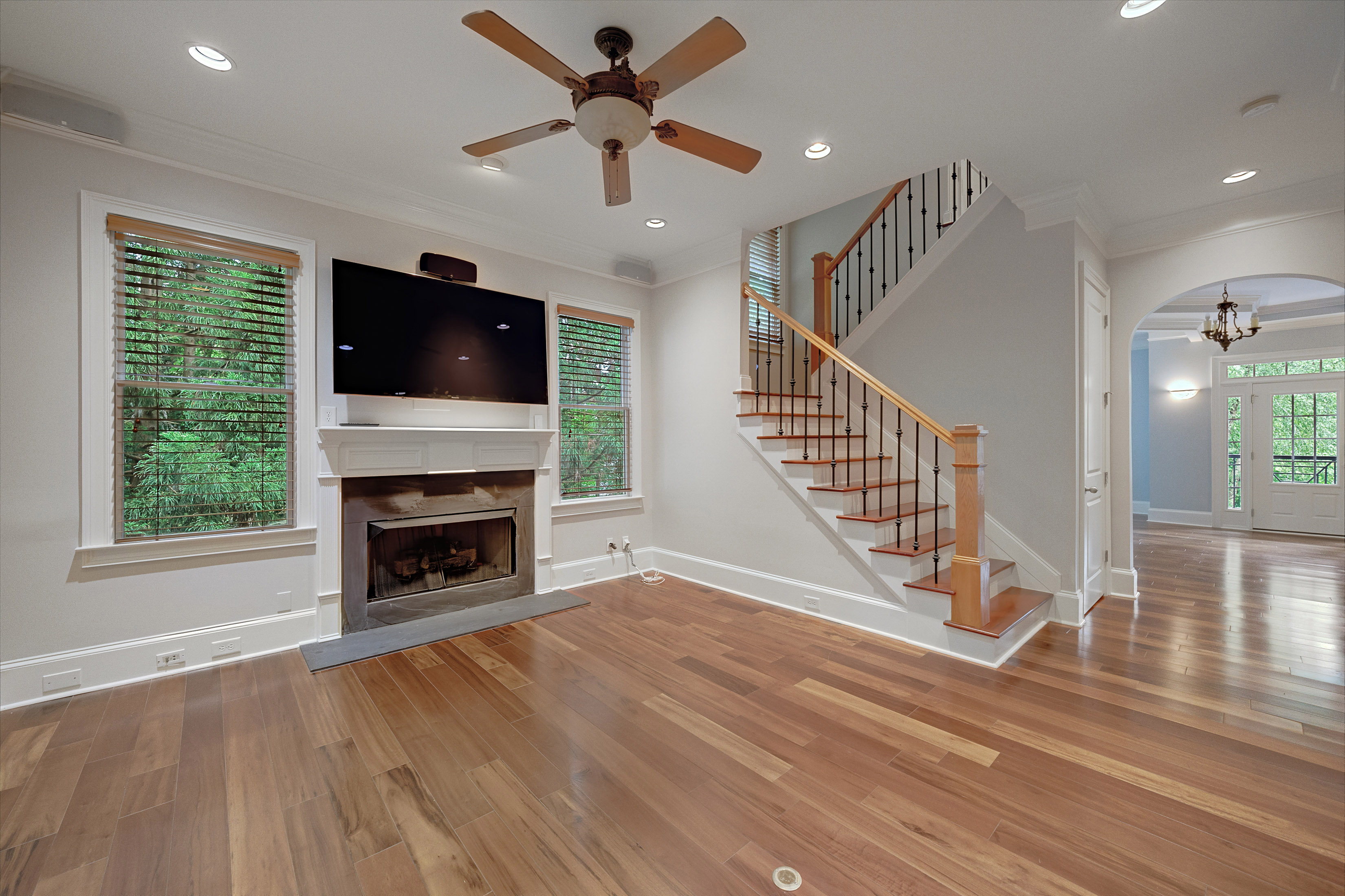  Sandy Springs Townhome Lives Like a Single Family Residence - 物件實景