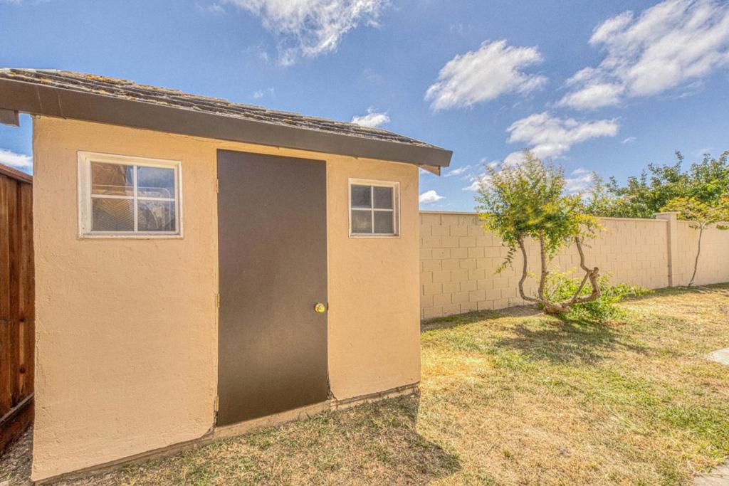 Salinas, California, 93906, United States, 4 Bedrooms Bedrooms, ,2 BathroomsBathrooms,Residential,For Sale,2048562