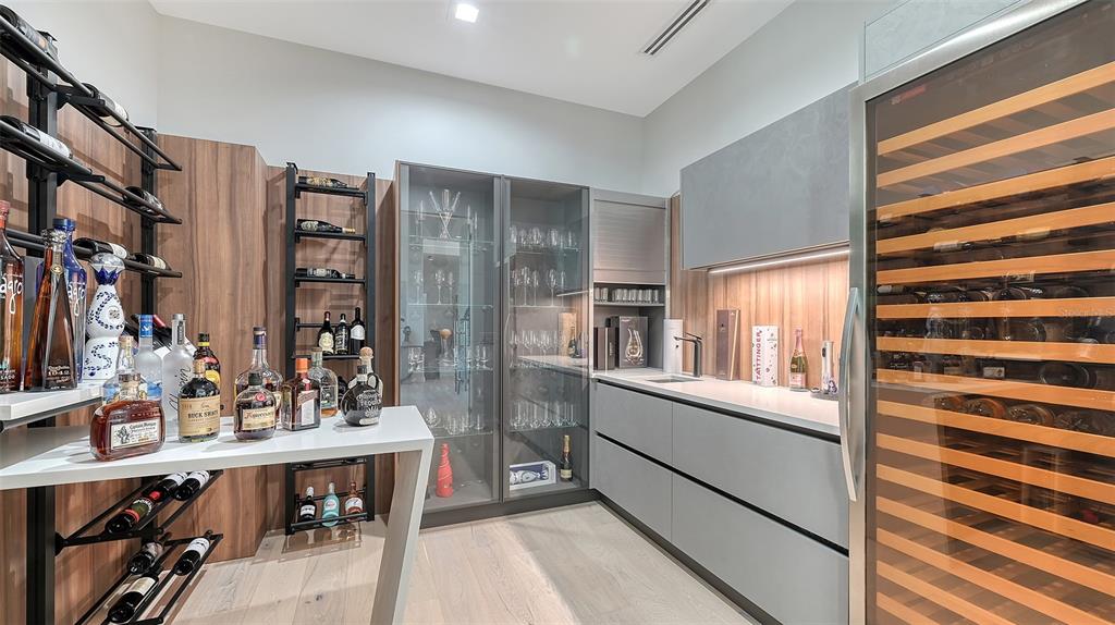Sarasota, Florida, 34239, United States, 4 Bedrooms Bedrooms, ,7 BathroomsBathrooms,Residential,For Sale,1759750