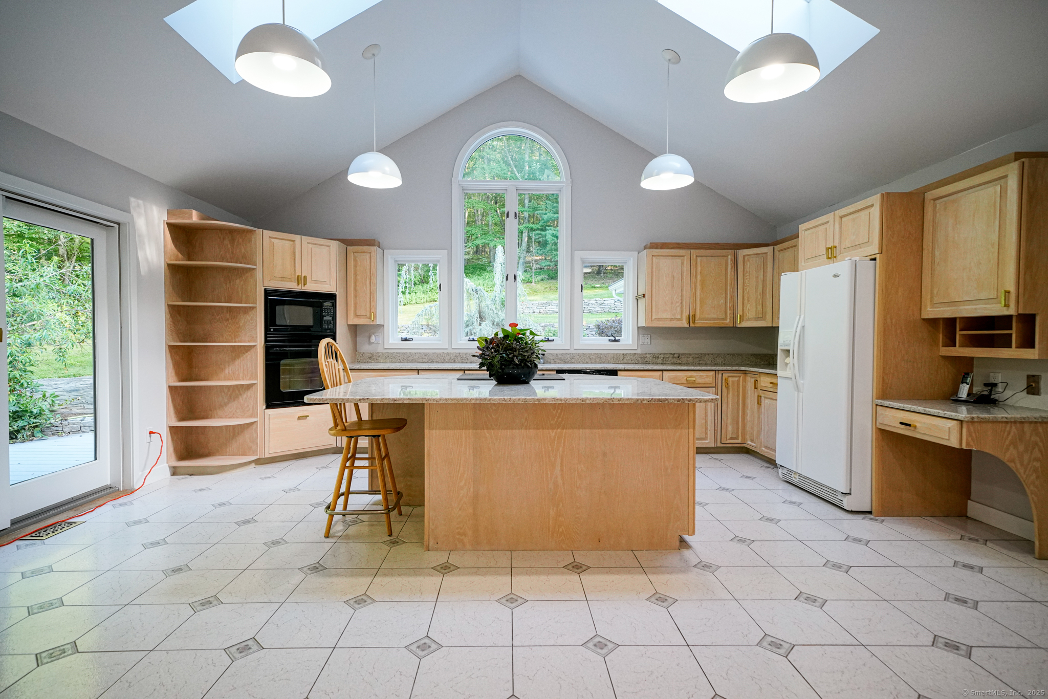 Glastonbury, Connecticut, 06033, United States, 5 Bedrooms Bedrooms, ,4 BathroomsBathrooms,Residential,For Sale,1902715