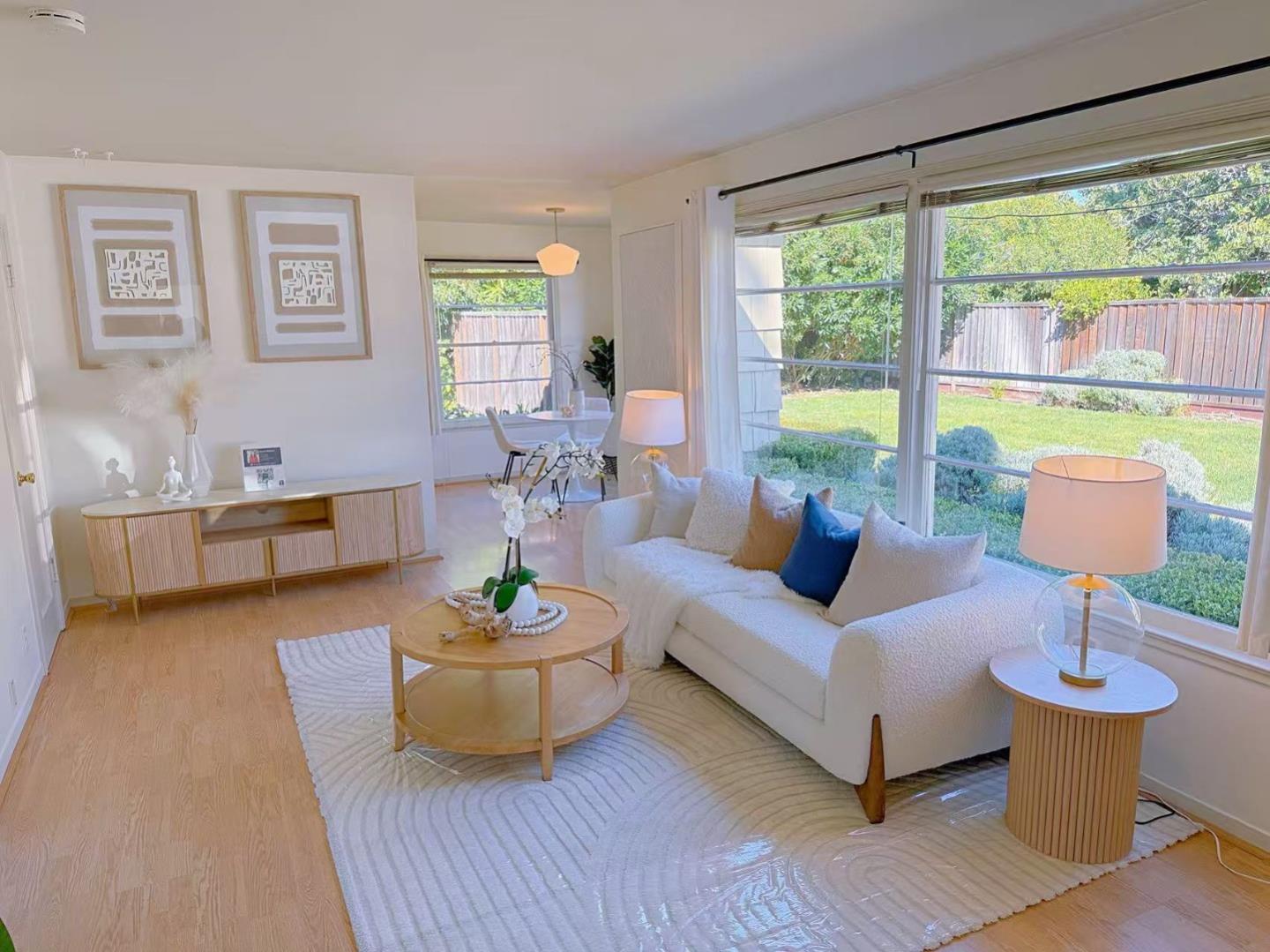 Palo Alto, California, 94303, United States, 4 Bedrooms Bedrooms, ,2 BathroomsBathrooms,Residential,For Sale,1984976