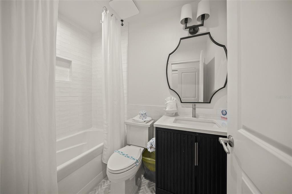 Anna Maria, Florida, 34216, United States, 5 Bedrooms Bedrooms, ,4 BathroomsBathrooms,Residential,For Sale,1819285