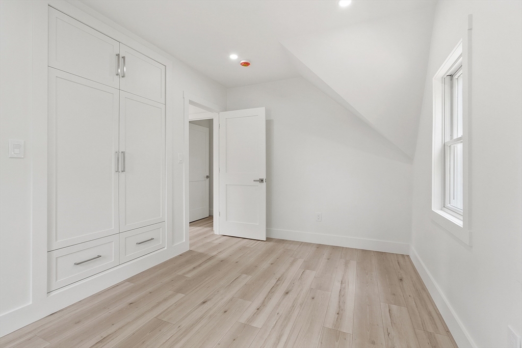 Leominster, Massachusetts, 01453, United States, 3 Bedrooms Bedrooms, ,2 BathroomsBathrooms,Residential,For Sale,1912072