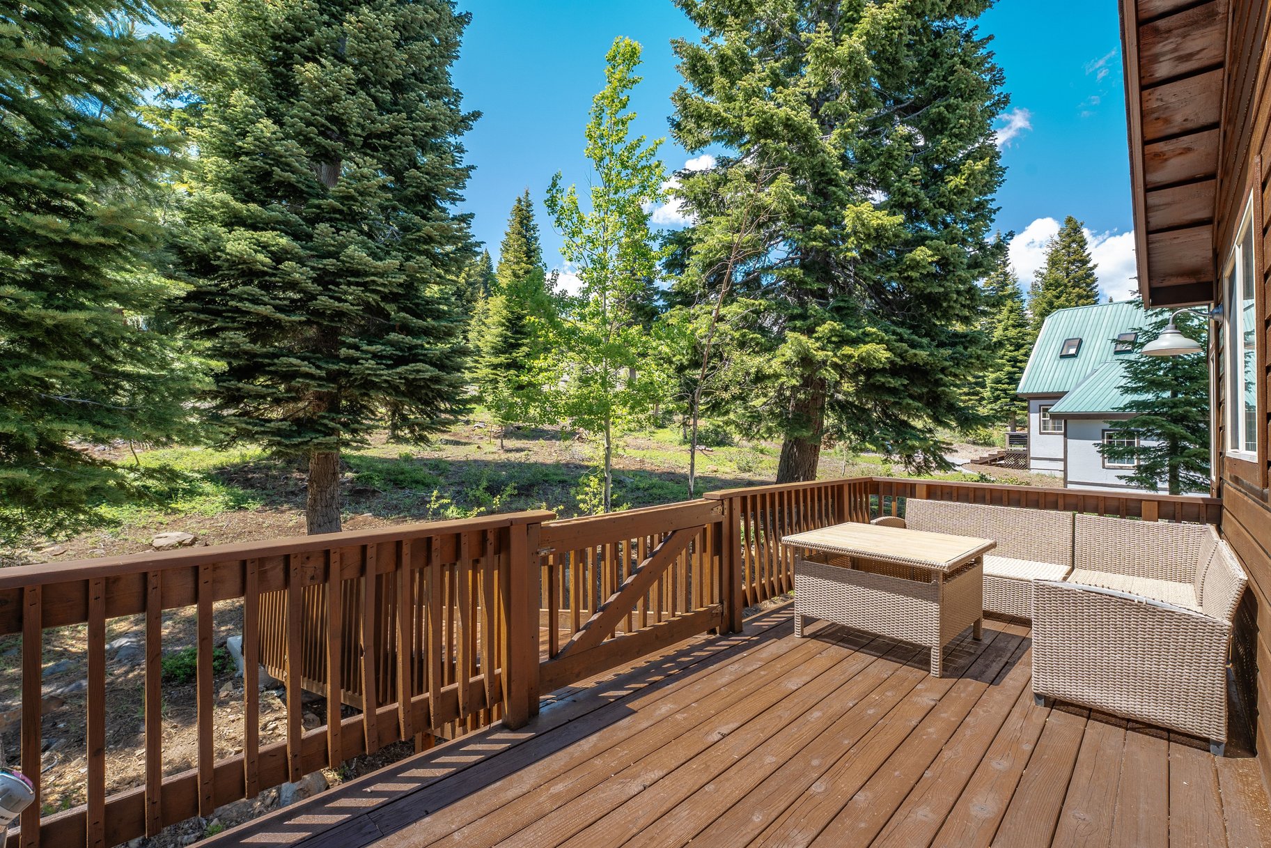  Modern Tahoe Donner Retreat with Panoramic Mountain Views & Elevated Living - 物件實景