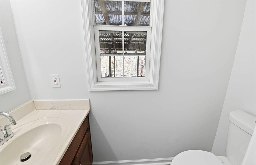 Newport News, Virginia, 23608, United States, 4 Bedrooms Bedrooms, ,4 BathroomsBathrooms,Residential,For Sale,2006290