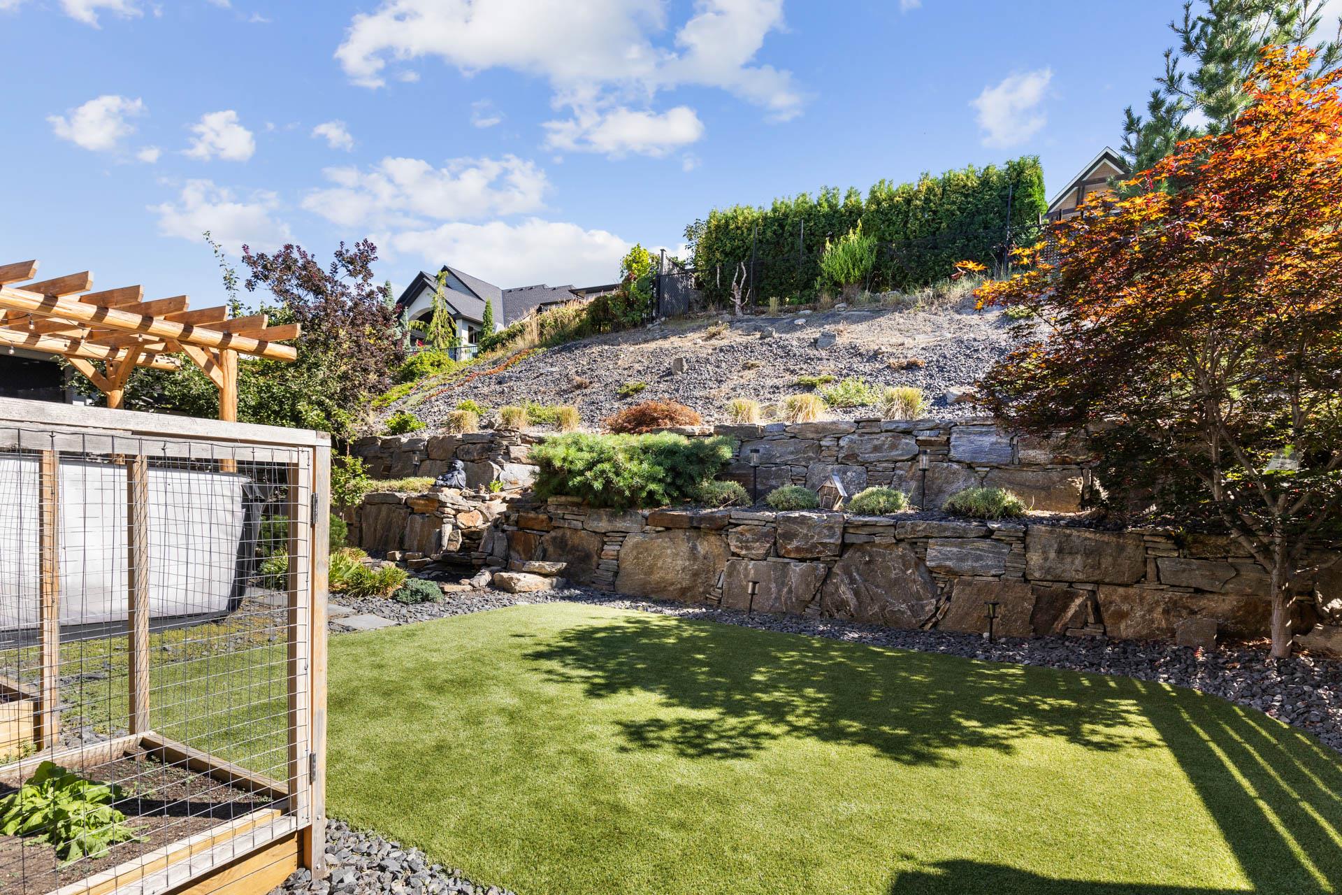 KELOWNA, British Columbia, V1W 5K2, CA, 5 Bedrooms Bedrooms, ,3 BathroomsBathrooms,Residential,For Sale,1960924