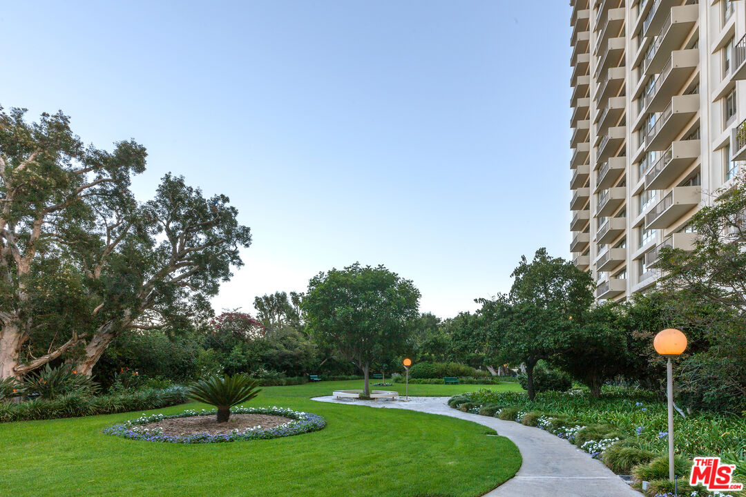 Los Angeles, California, 90067, United States, 1 Bedroom Bedrooms, ,1 BathroomBathrooms,Residential,For Sale,2001995