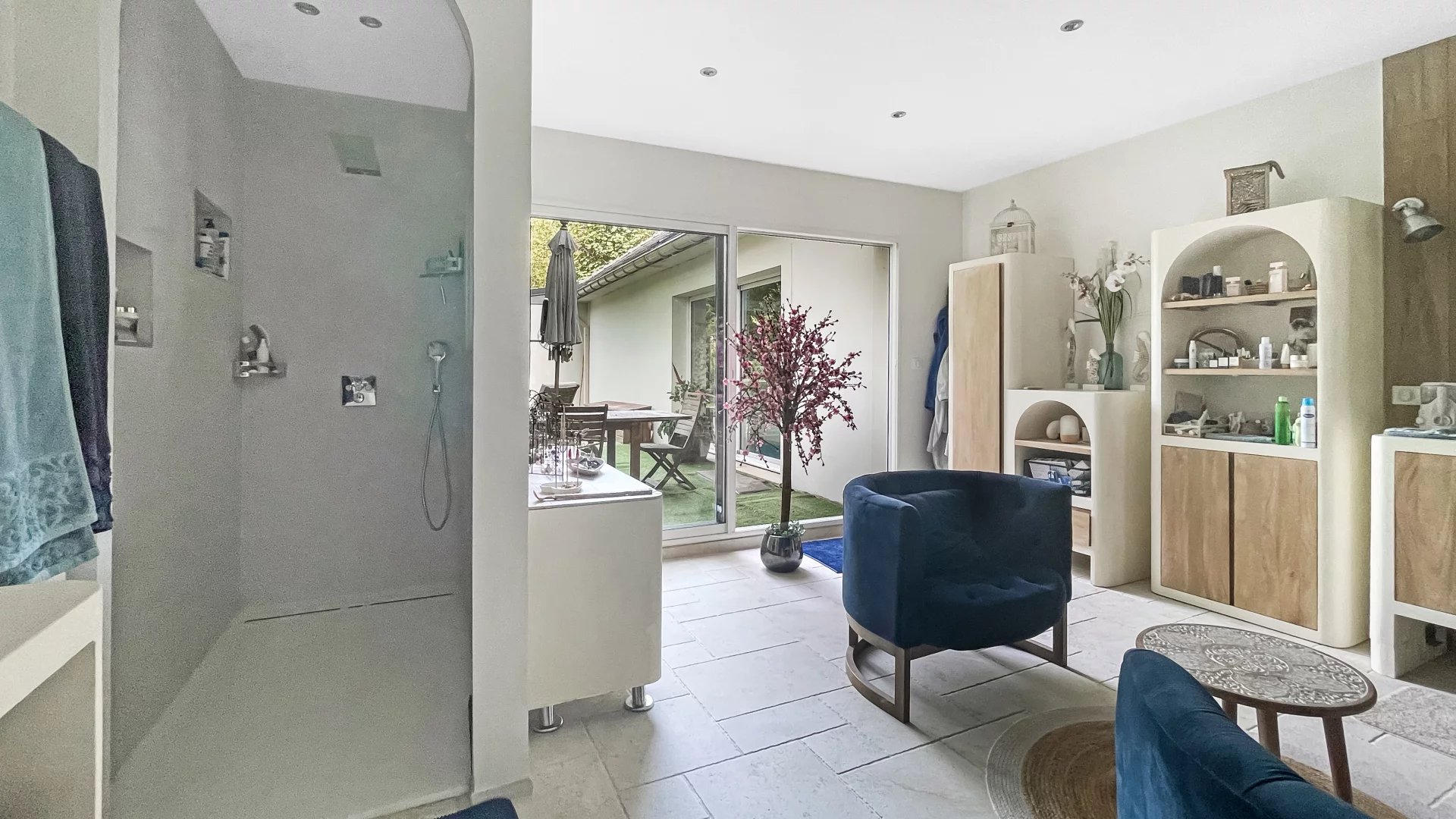 Bois-le-Roi, Île-de-France, 77590, FR, 4 Bedrooms Bedrooms, ,2 BathroomsBathrooms,Residential,For Sale,1986489