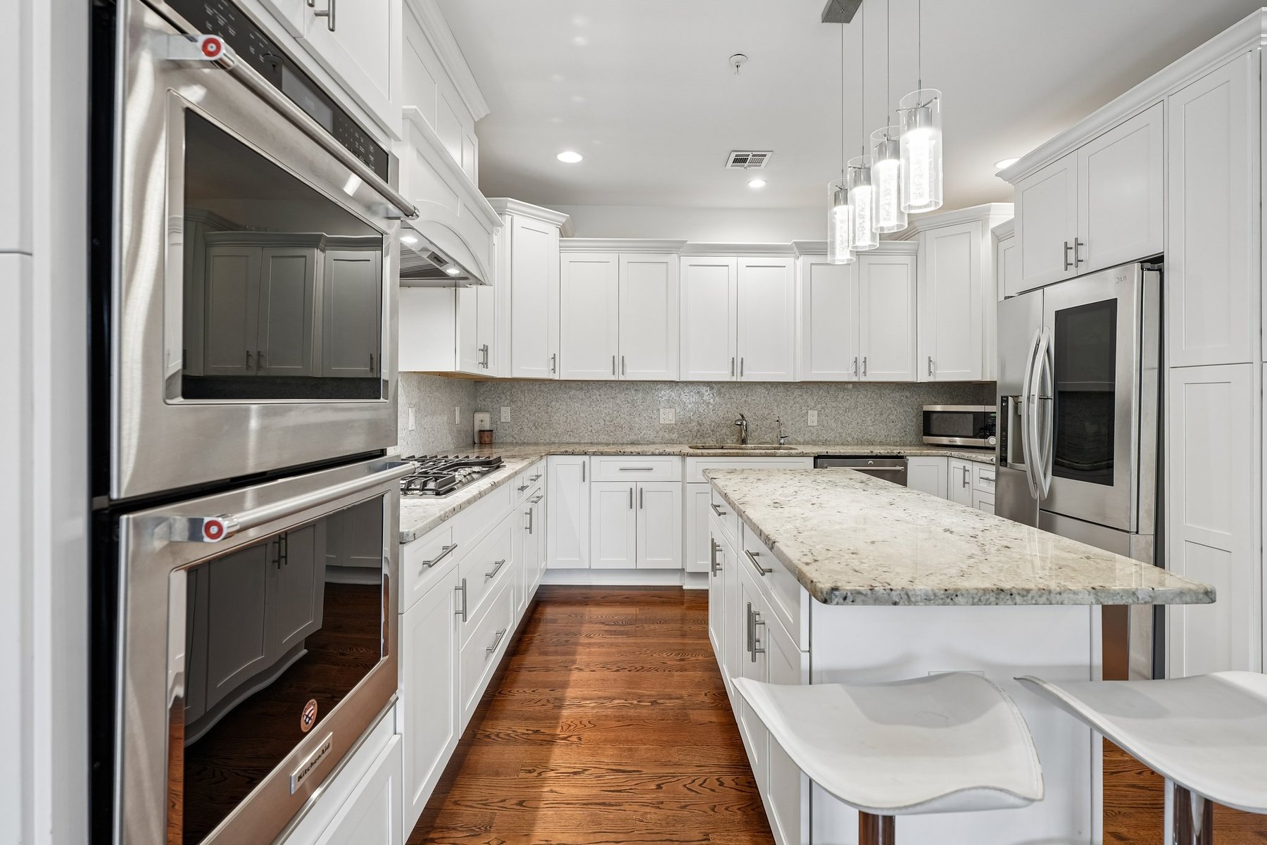  ?Steven Court Community? Meticulously Maintained Top to Bottom Townhome - 物件實景