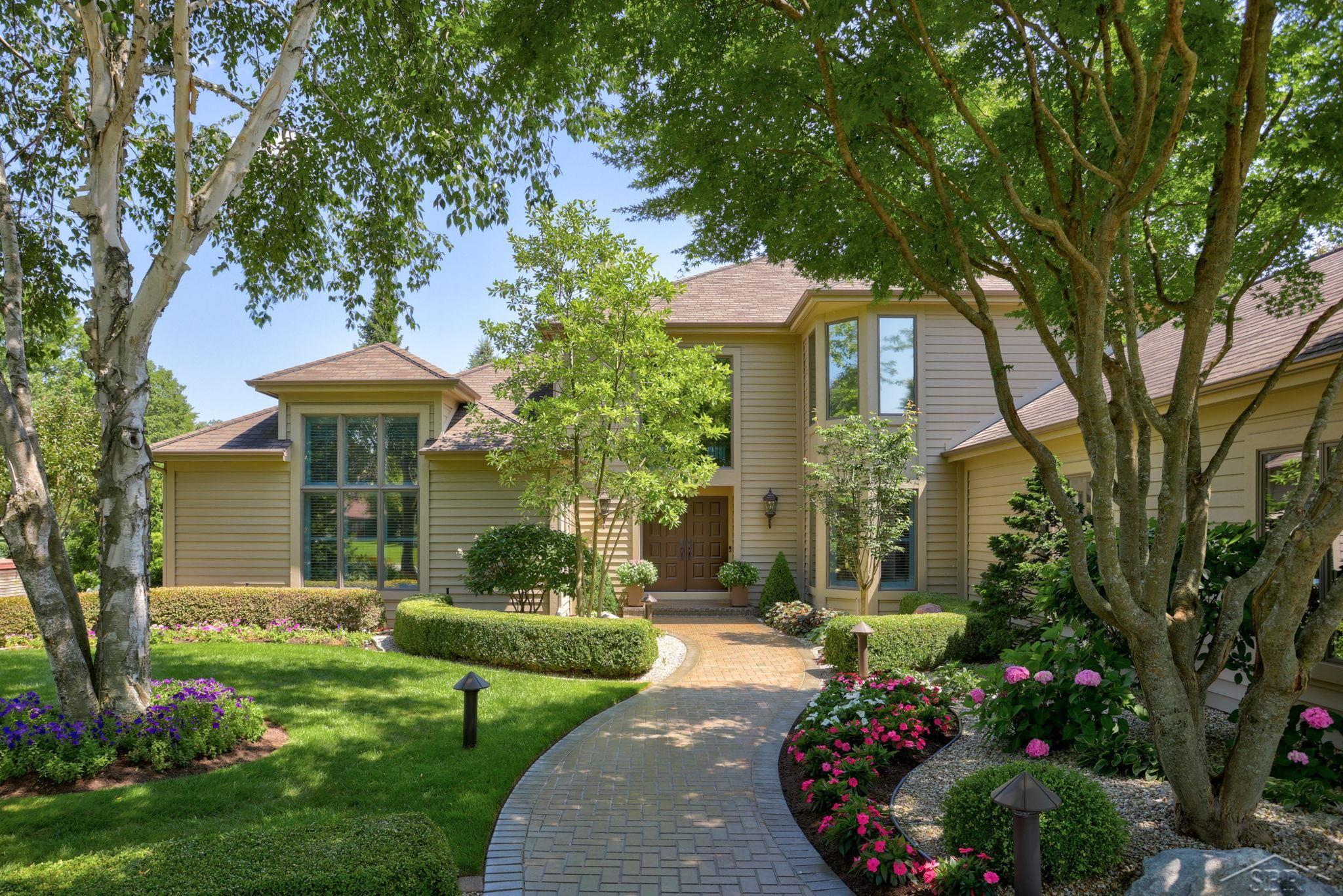 210 Golfview, Saginaw, Michigan, 48638, United States, 4 Bedrooms Bedrooms, ,6 BathroomsBathrooms,Residential,For Sale,210 Golfview,1320030