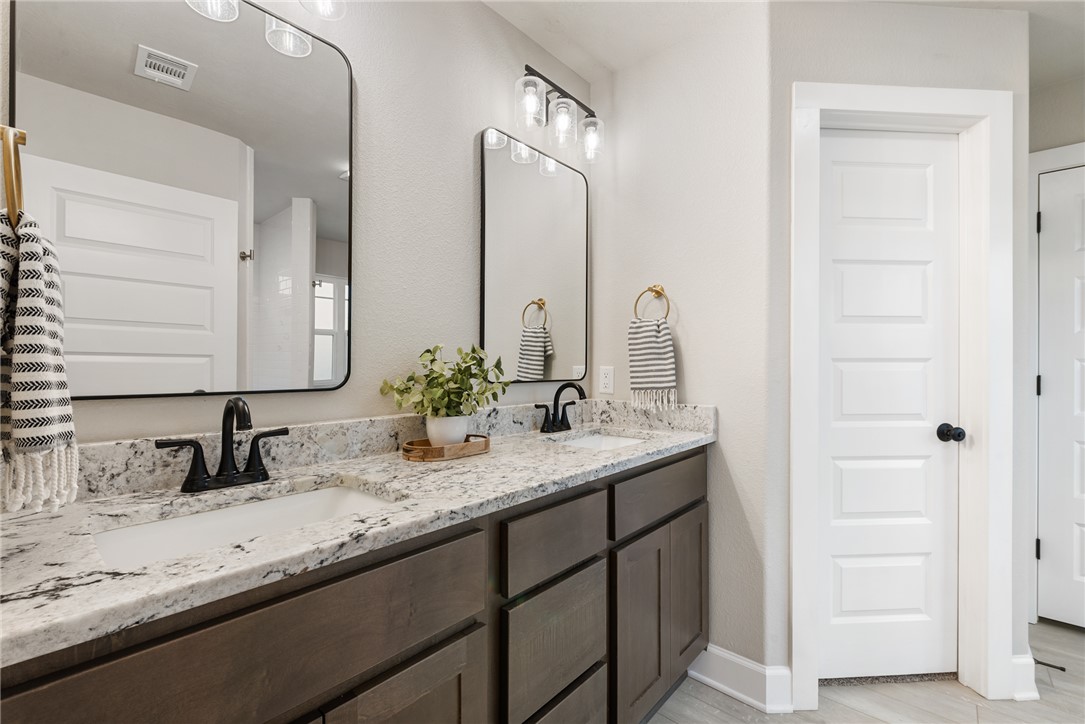 College Station, Texas, 77845, United States, 4 Bedrooms Bedrooms, ,3 BathroomsBathrooms,Residential,For Sale,1976837