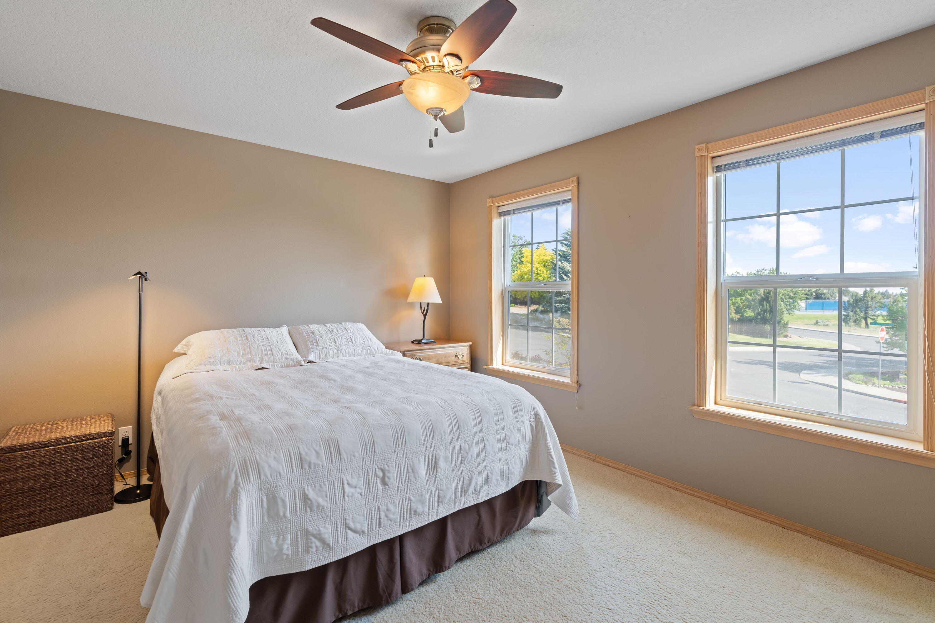 Redmond, Oregon, 97756, United States, 3 Bedrooms Bedrooms, ,4 BathroomsBathrooms,Residential,For Sale,1856956