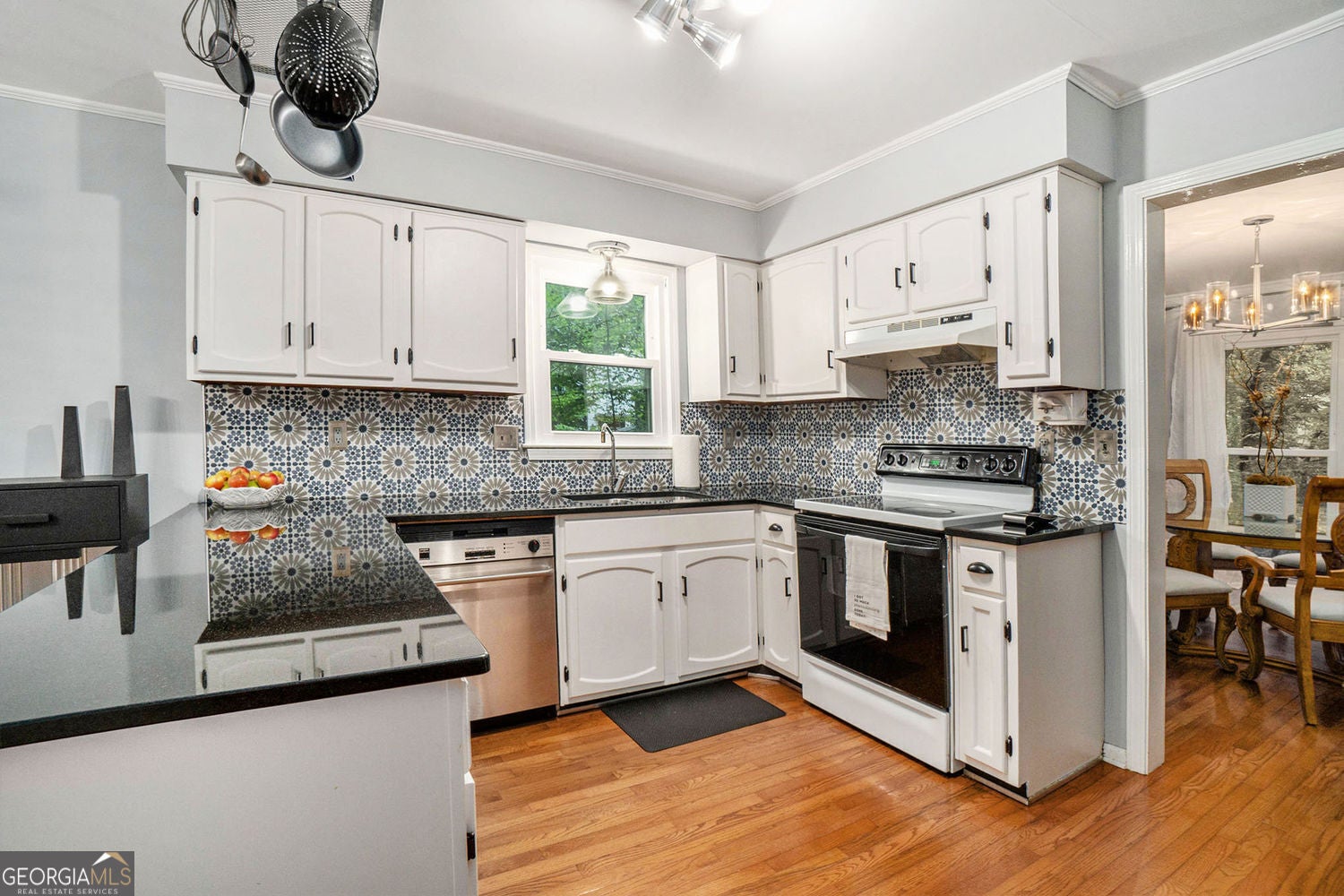 Marietta, Georgia, 30068, United States, 5 Bedrooms Bedrooms, ,5 BathroomsBathrooms,Residential,For Sale,1859085