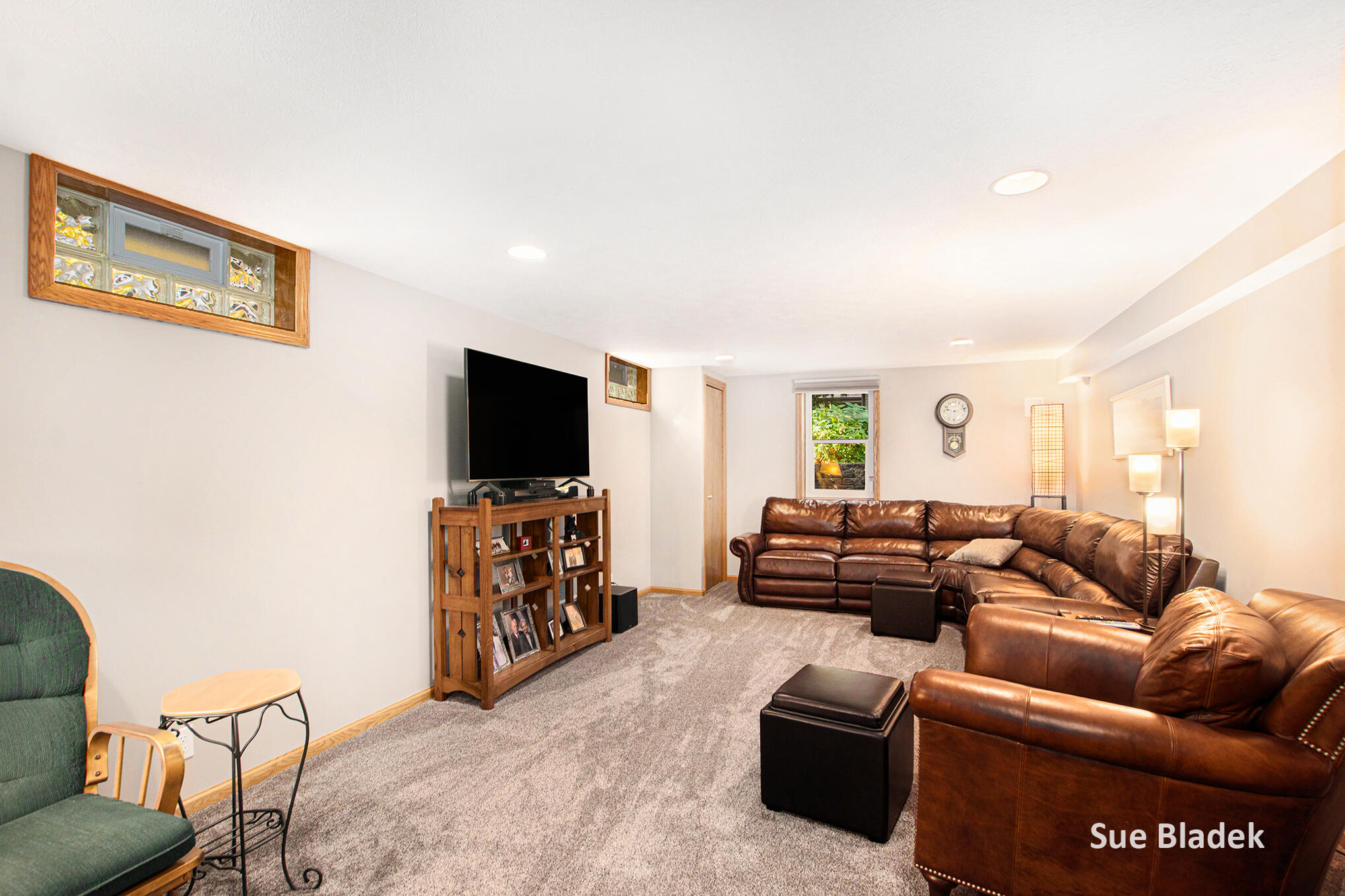 Holland, Michigan, 49424, United States, 3 Bedrooms Bedrooms, ,3 BathroomsBathrooms,Residential,For Sale,1989003