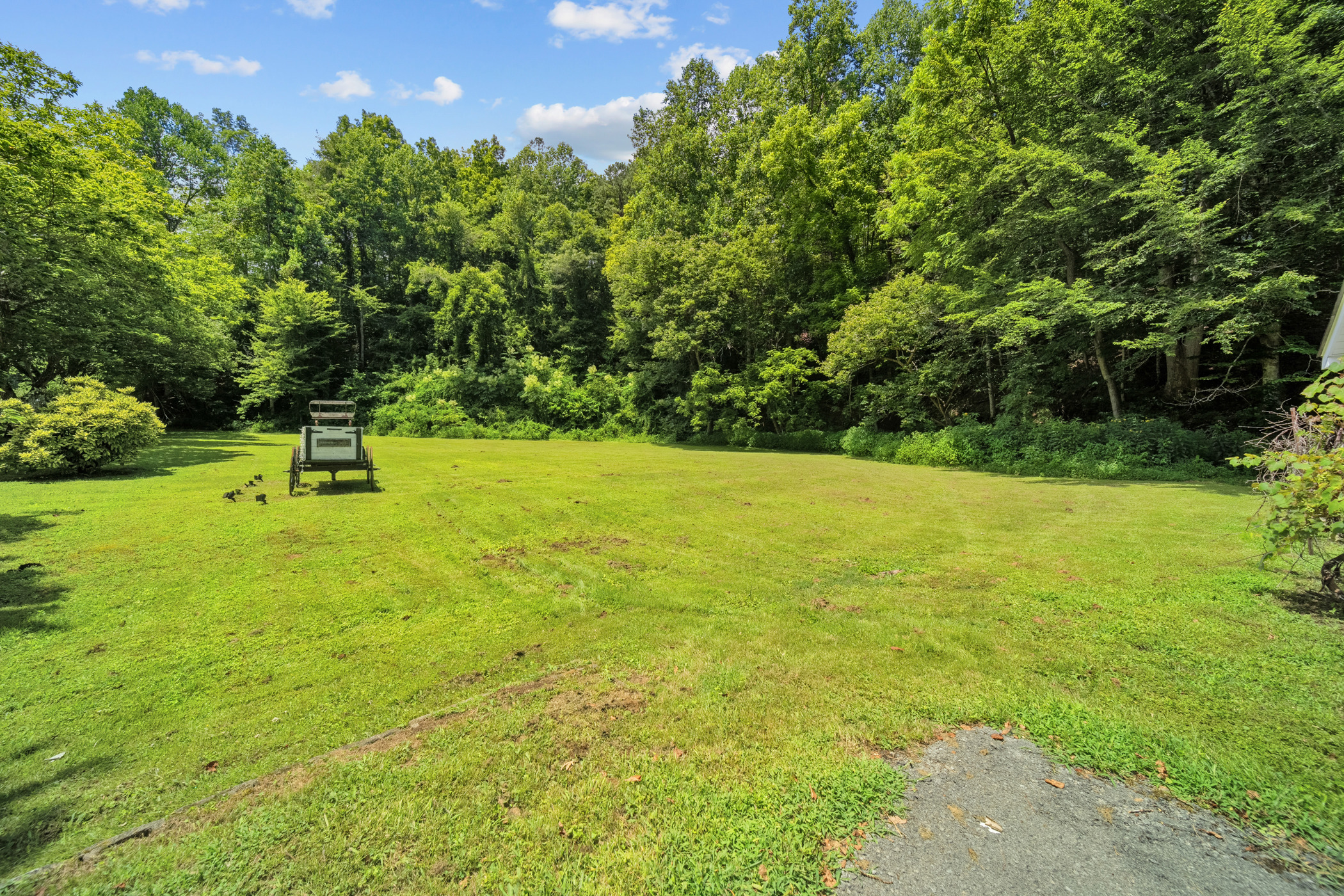 Gatlinburg, Tennessee, 37738, United States, 4 Bedrooms Bedrooms, ,3 BathroomsBathrooms,Residential,For Sale,1974957