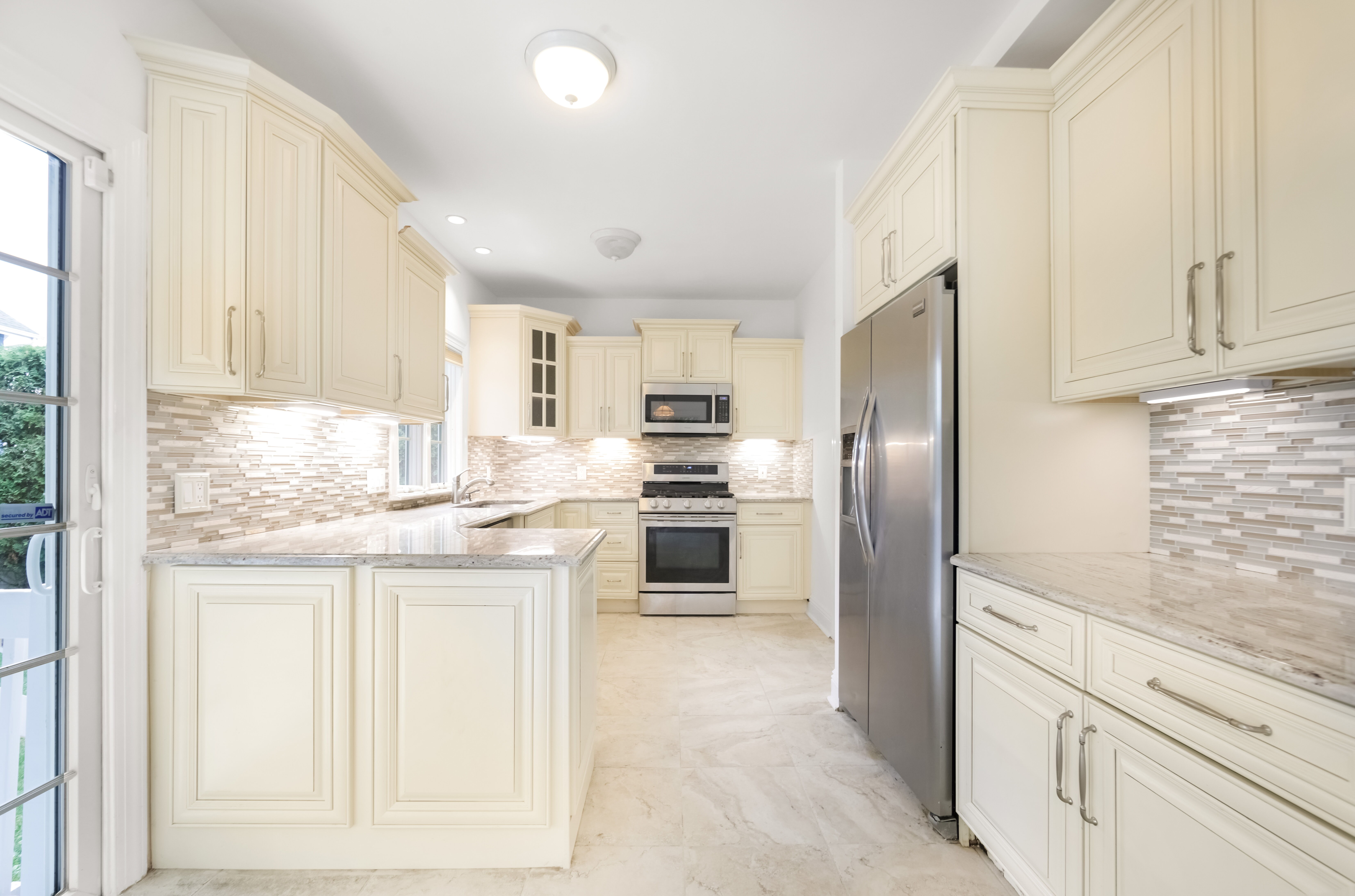 Fort Lee, New Jersey, 07024, United States, 5 Bedrooms Bedrooms, ,4 BathroomsBathrooms,Residential,For Sale,1981309