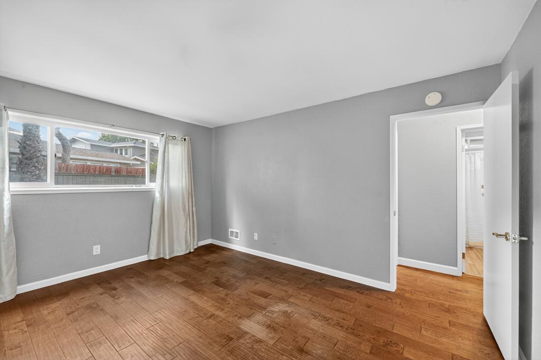 Watsonville, California, 95076, United States, 2 Bedrooms Bedrooms, ,1 BathroomBathrooms,Residential,For Sale,1969209