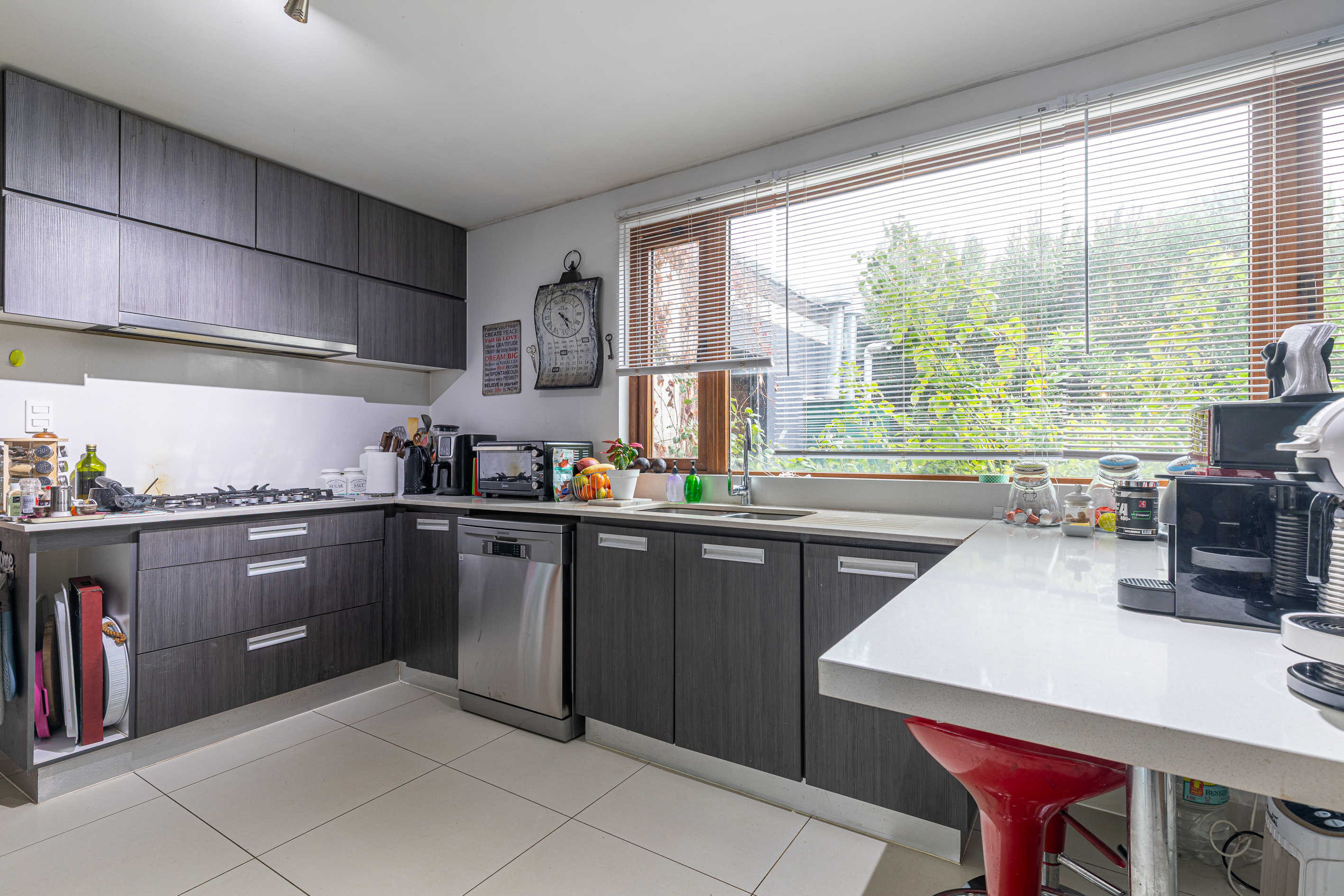  Contemporary 4-Bedroom Home in Piedra Roja - 物件實景