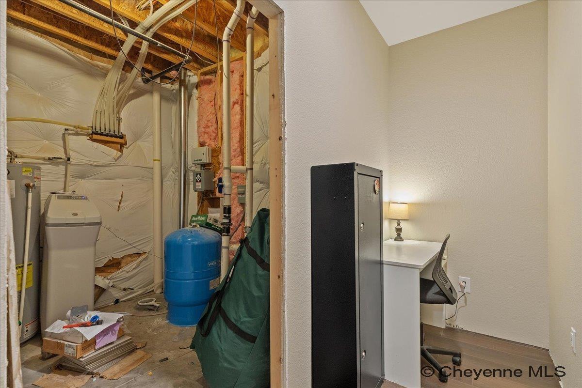 Cheyenne, Wyoming, 82009, United States, 5 Bedrooms Bedrooms, ,3 BathroomsBathrooms,Residential,For Sale,1993587