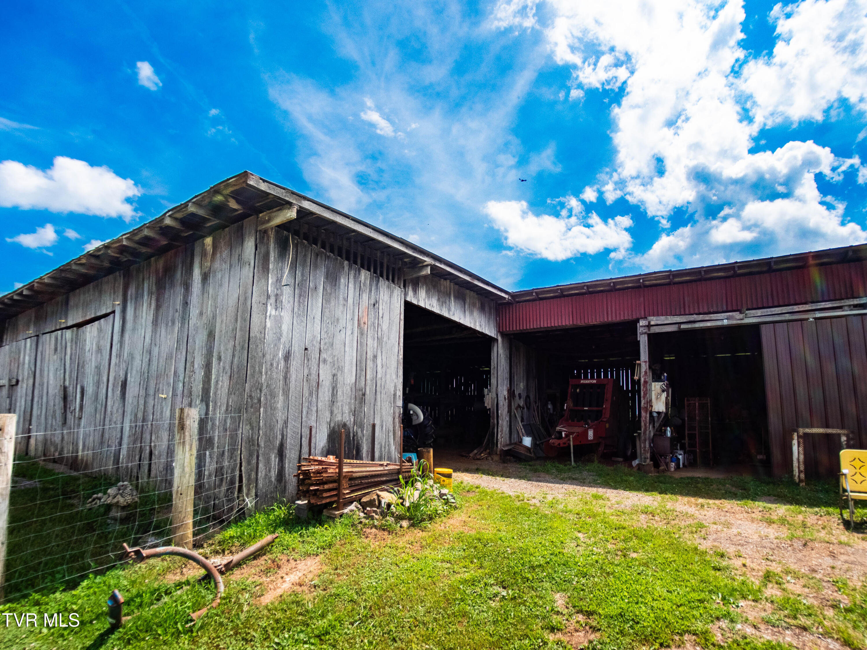 Surgoinsville, Tennessee, 37873, United States, 3 Bedrooms Bedrooms, ,3 BathroomsBathrooms,Residential,For Sale,1937059