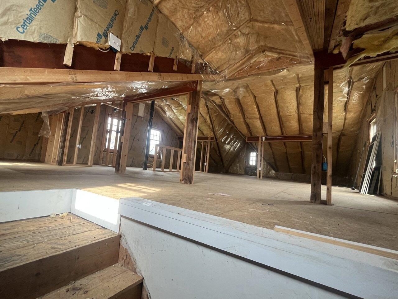Burlington, Vermont, 05401, United States, 6 Bedrooms Bedrooms, ,2 BathroomsBathrooms,Residential,For Sale,1729174