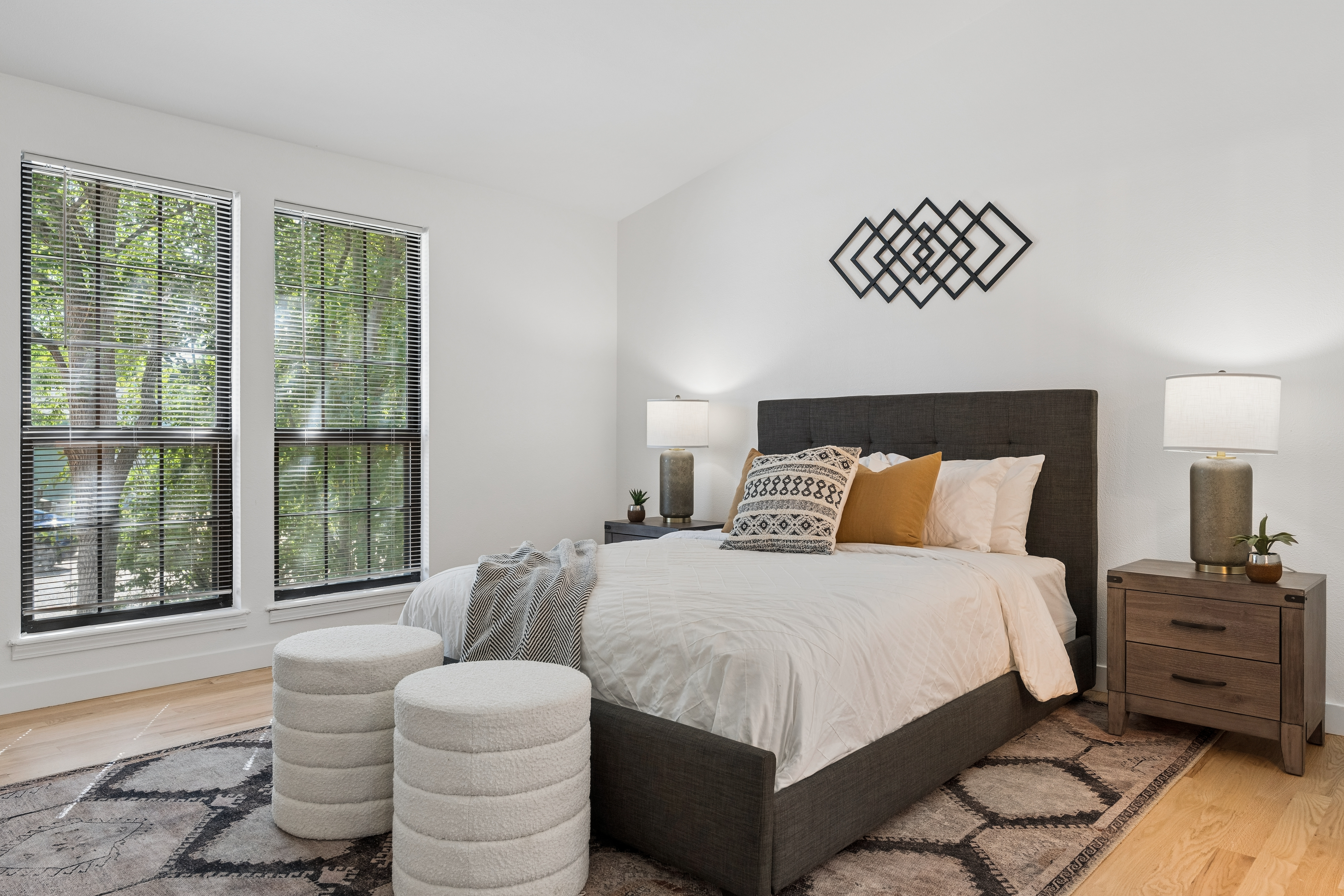  Completely reimagined, refreshed, and ready, this charming home on quiet street - 物件實景
