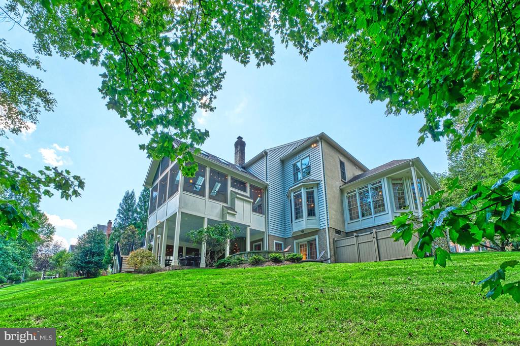 Vienna, Virginia, 22182, United States, 5 Bedrooms Bedrooms, ,6 BathroomsBathrooms,Residential,For Sale,1943879