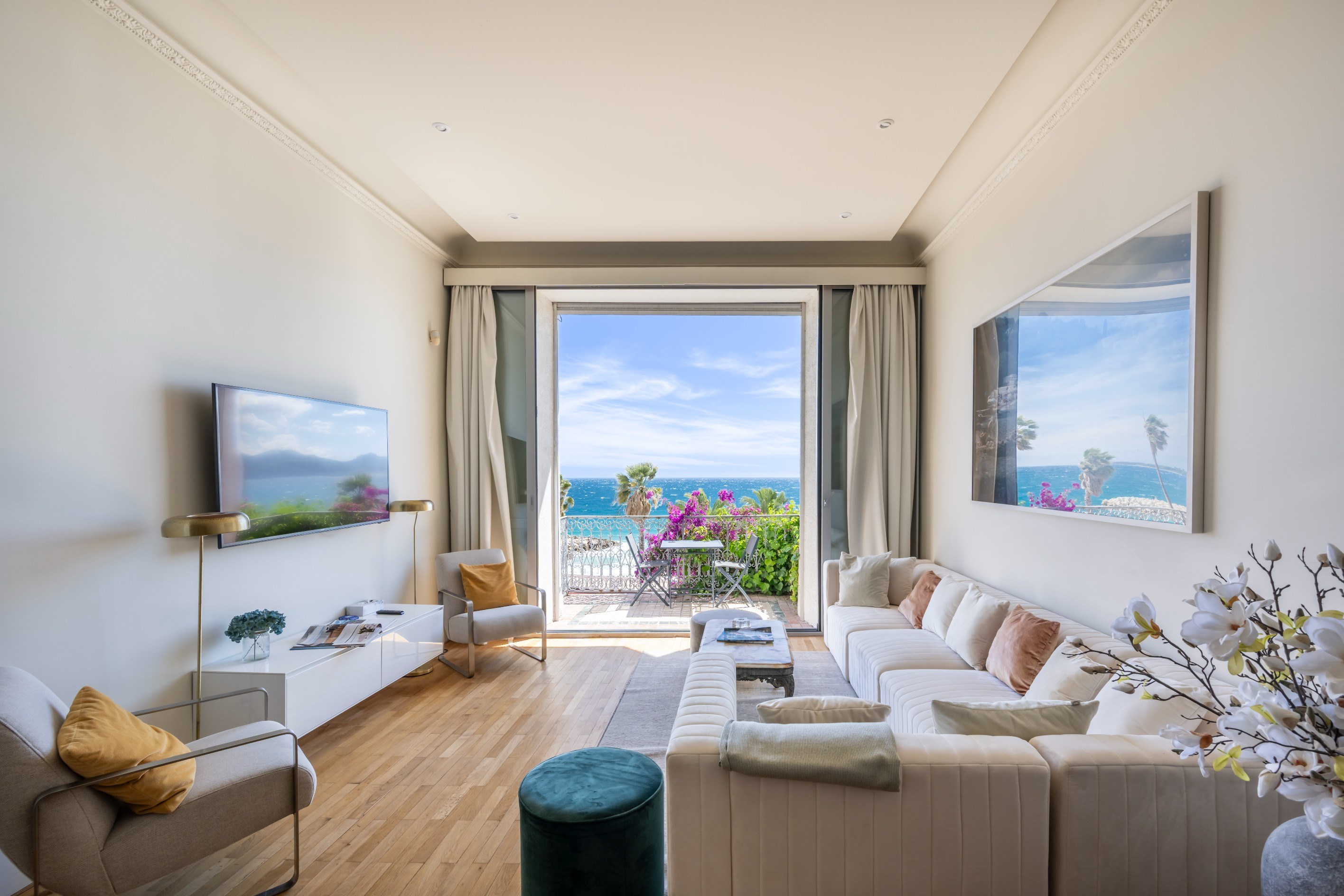  Cannes, An exceptional apartment with beautiful volumes facing the sea with pan… - 物件實景