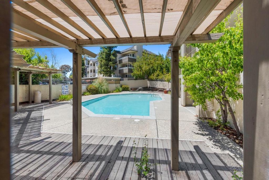 Hayward, California, 94544, United States, 2 Bedrooms Bedrooms, ,2 BathroomsBathrooms,Residential,For Sale,1983988