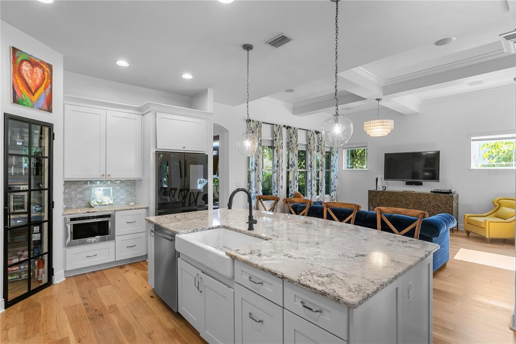 Lithia, Florida, 33547, United States, 5 Bedrooms Bedrooms, ,4 BathroomsBathrooms,Residential,For Sale,1997364