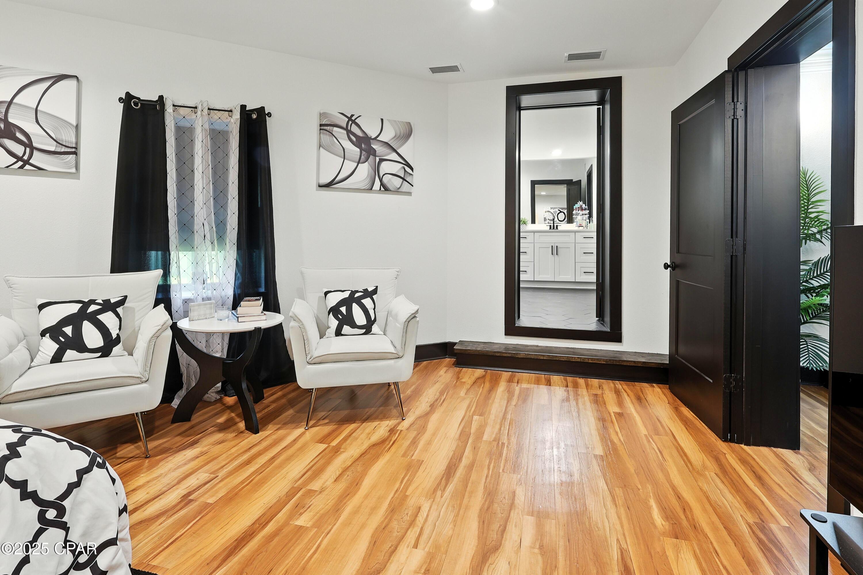 Panama City, Florida, 32401, United States, 4 Bedrooms Bedrooms, ,3 BathroomsBathrooms,Residential,For Sale,1911337