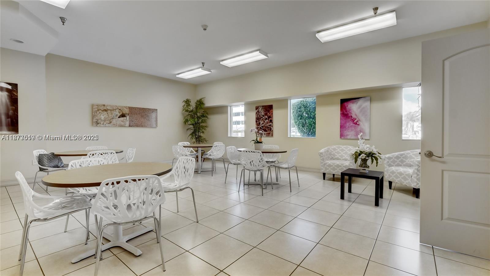 Miami, Florida, 33133, United States, 2 Bedrooms Bedrooms, ,2 BathroomsBathrooms,Residential,For Sale,1939288