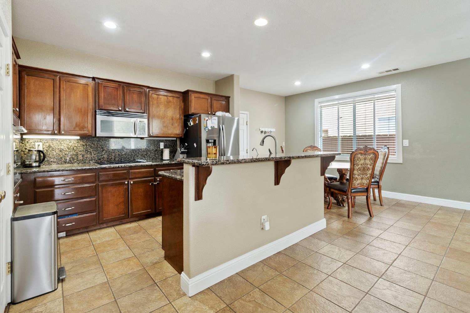 Patterson, California, 95363, United States, 5 Bedrooms Bedrooms, ,3 BathroomsBathrooms,Residential,For Sale,1982239