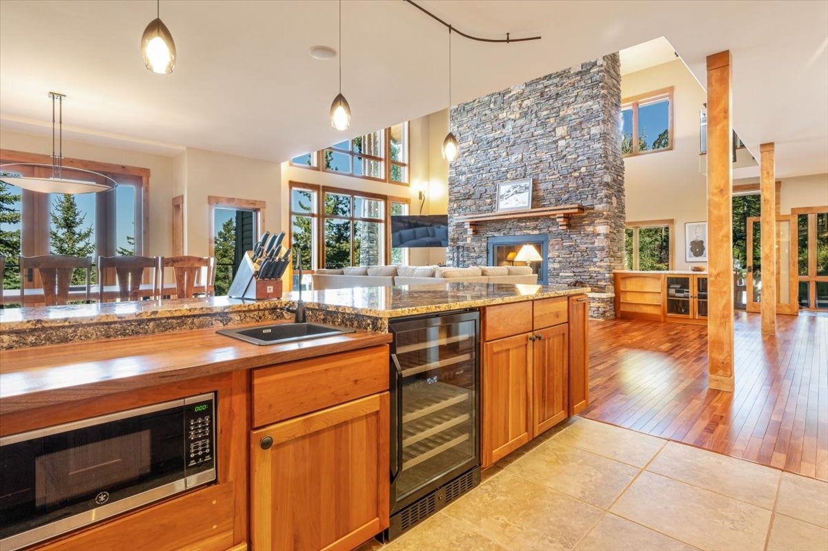 Clancy, Montana, 59634, United States, 6 Bedrooms Bedrooms, ,5 BathroomsBathrooms,Residential,For Sale,1873825