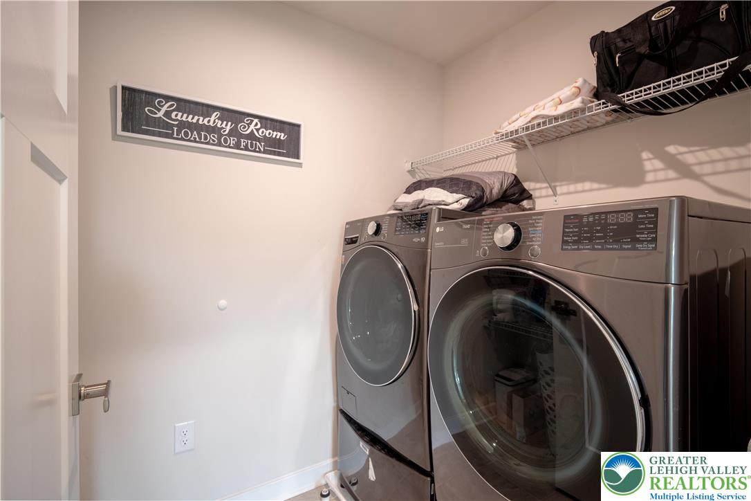 North Catasauqua Bor, Pennsylvania, 18032, United States, 4 Bedrooms Bedrooms, ,4 BathroomsBathrooms,Residential,For Sale,2001673