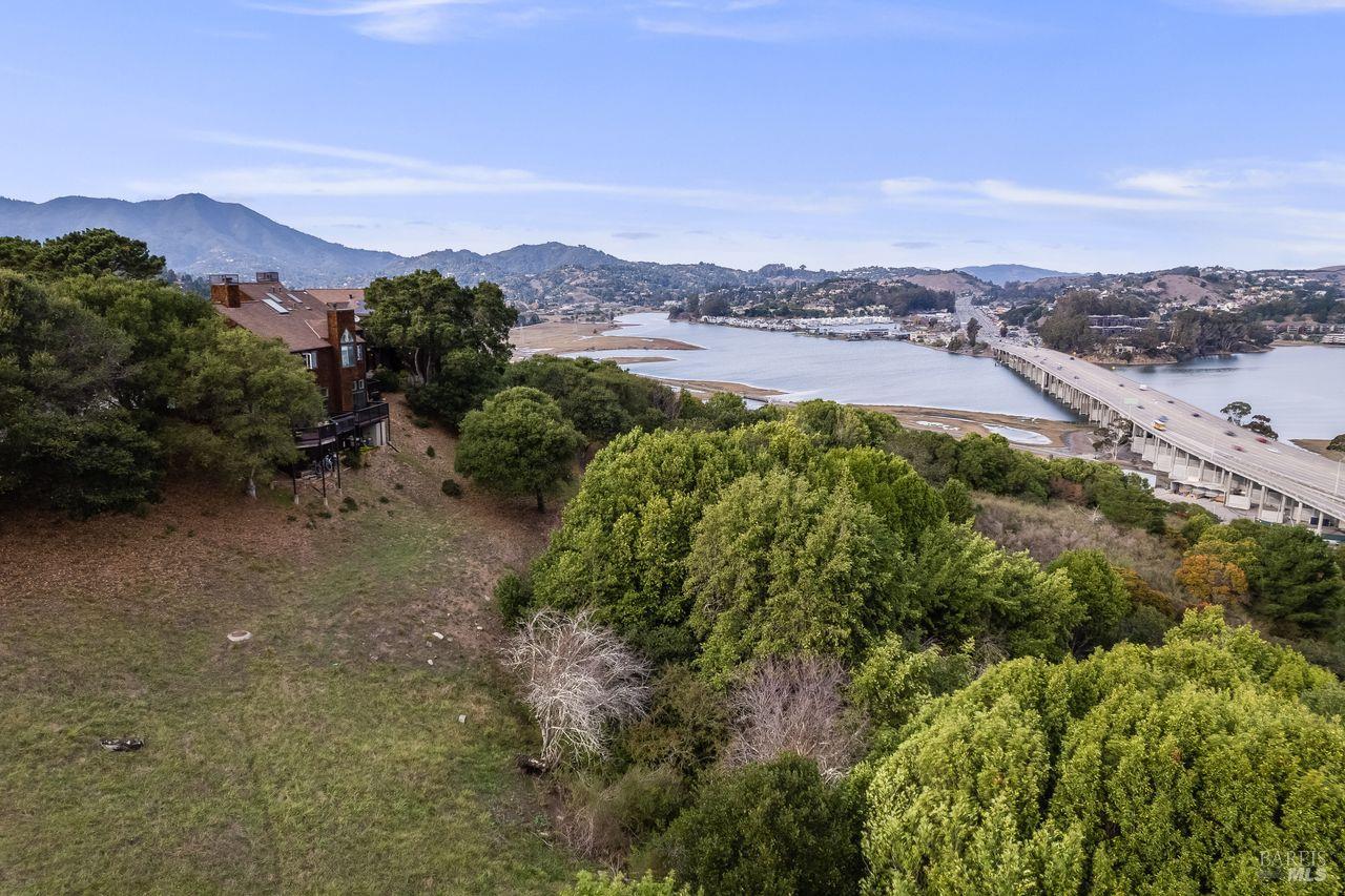 Sausalito, California, 94965, United States, 3 Bedrooms Bedrooms, ,3 BathroomsBathrooms,Residential,For Sale,1990897