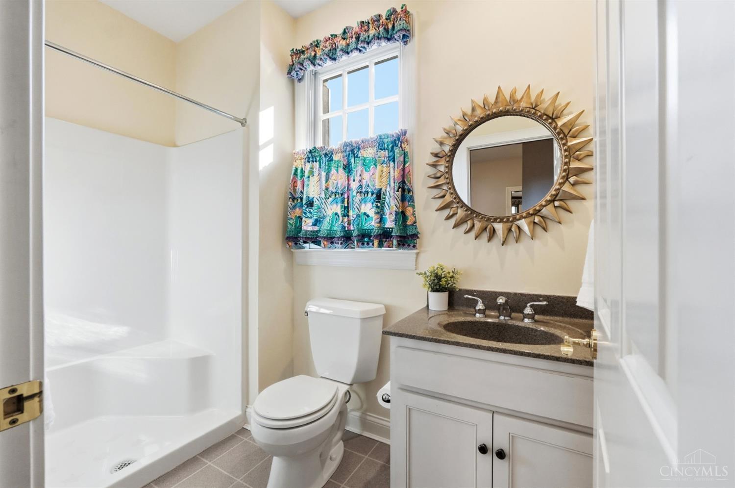 Anderson Twp, Ohio, 45230, United States, 5 Bedrooms Bedrooms, ,6 BathroomsBathrooms,Residential,For Sale,1988245