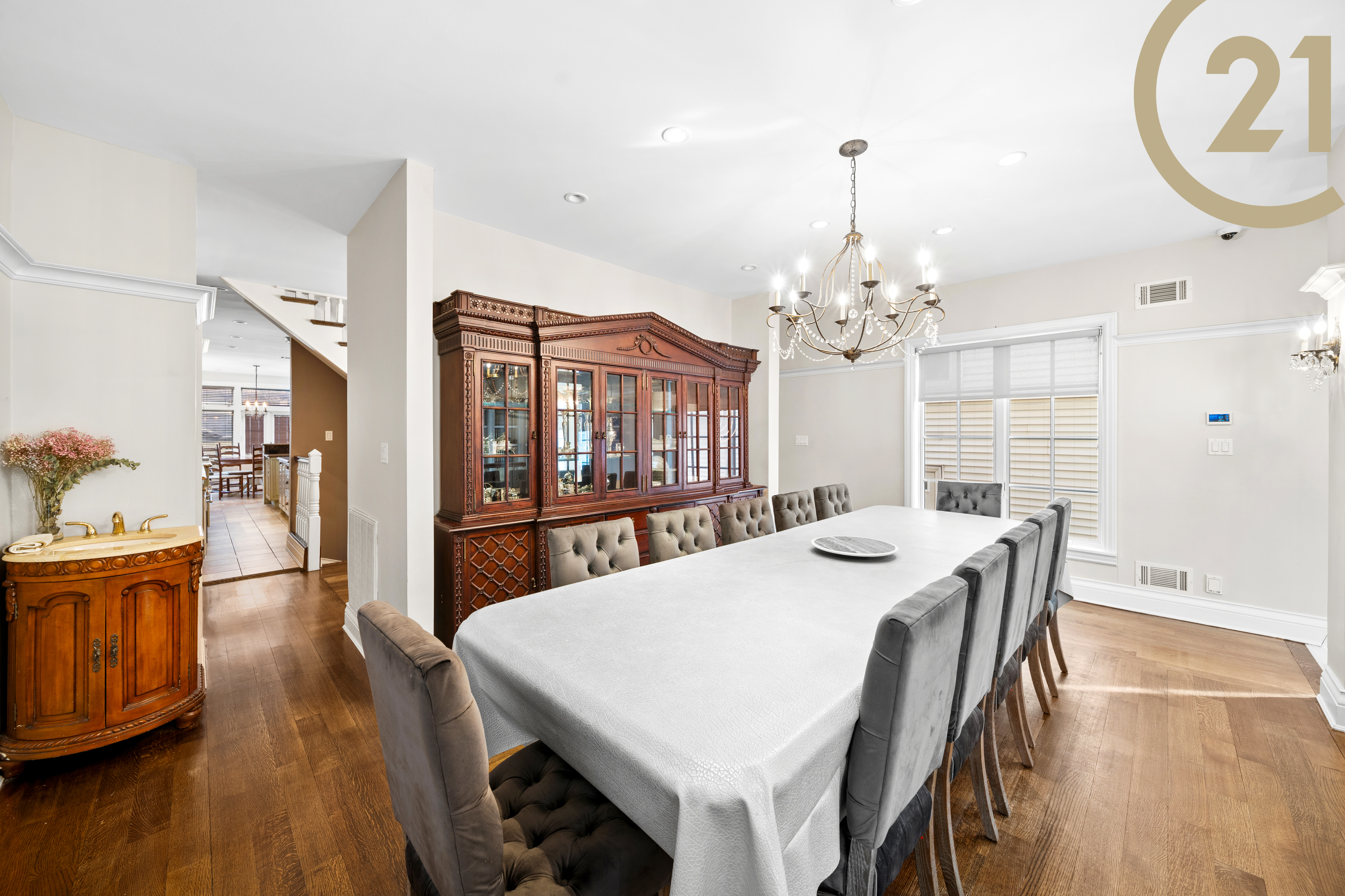 Brooklyn, New York, 11210, United States, 7 Bedrooms Bedrooms, ,5 BathroomsBathrooms,Residential,For Sale,1895266
