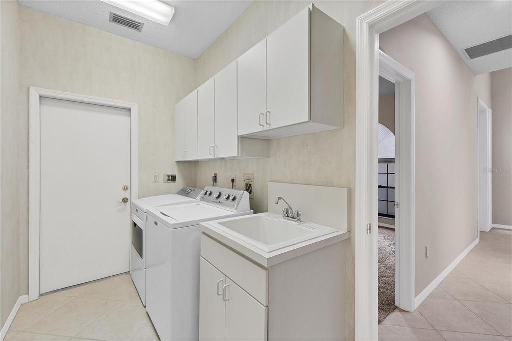 Sarasota, Florida, 34238, United States, 2 Bedrooms Bedrooms, ,2 BathroomsBathrooms,Residential,For Sale,1818711