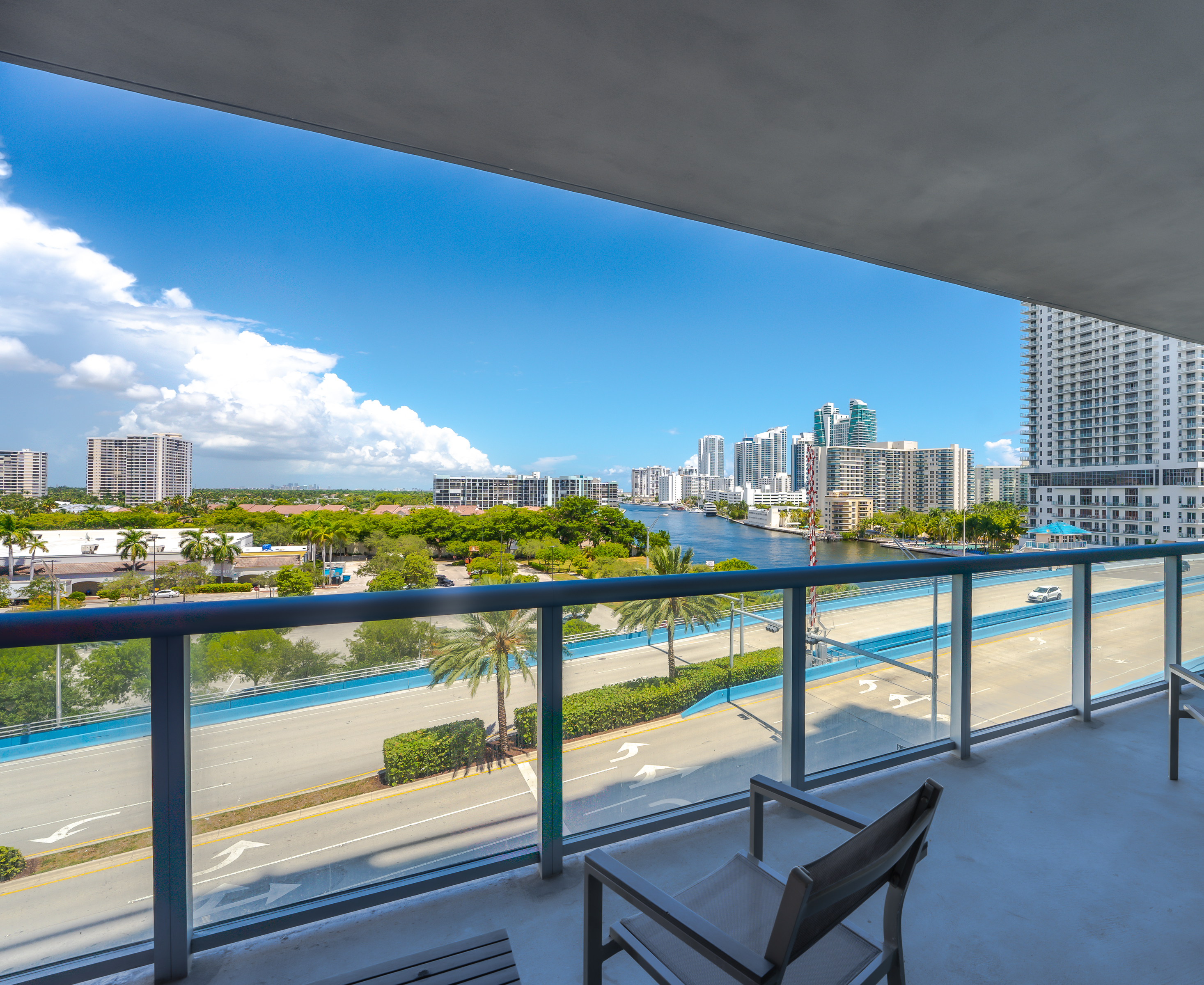  2602 E Hallandale Beach Blvd, Hallandale Beach, FL, 33009 - 物件實景