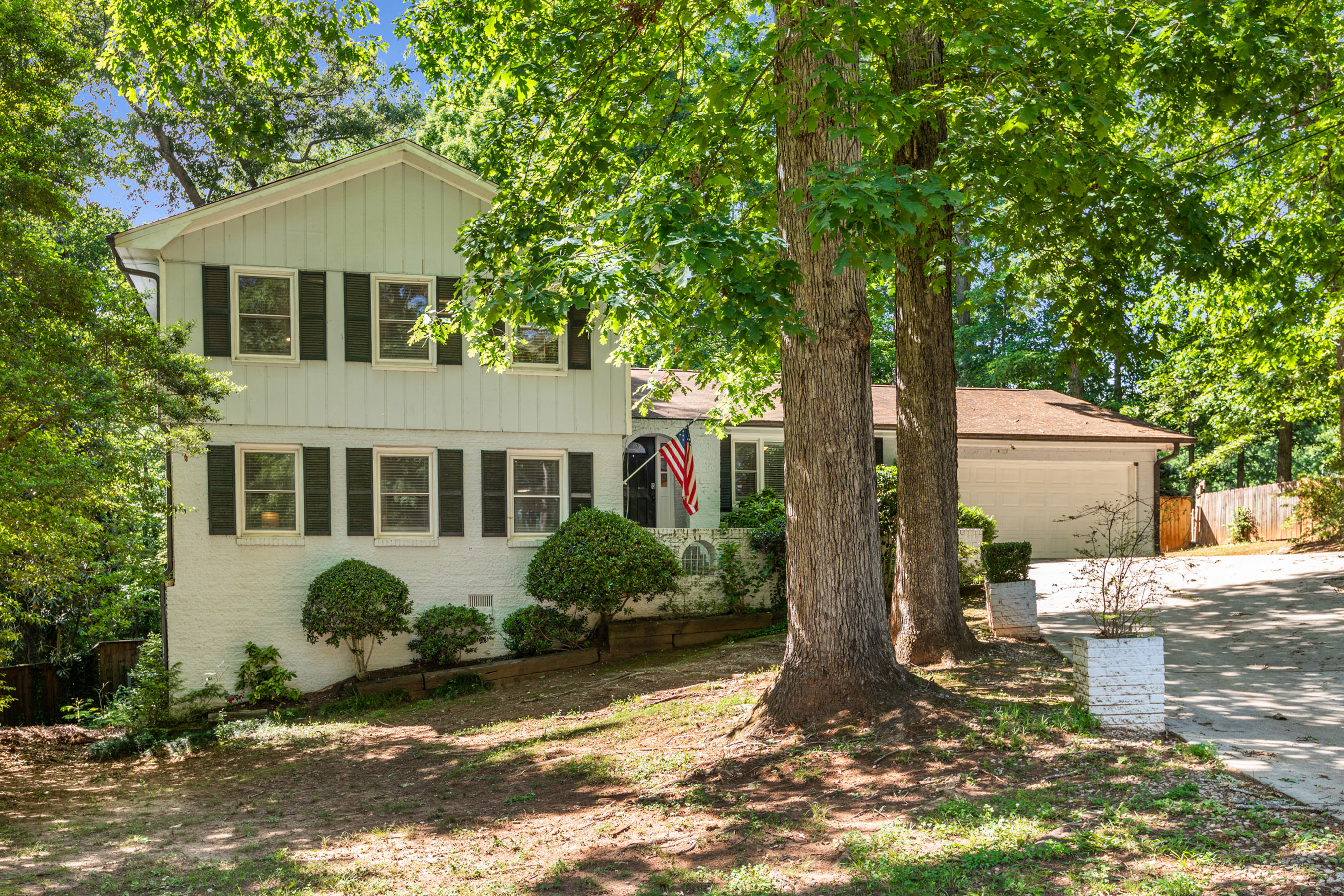  Beautifully Updated Four Bedroom Home on a Peaceful Cul-de-sac - 物件實景
