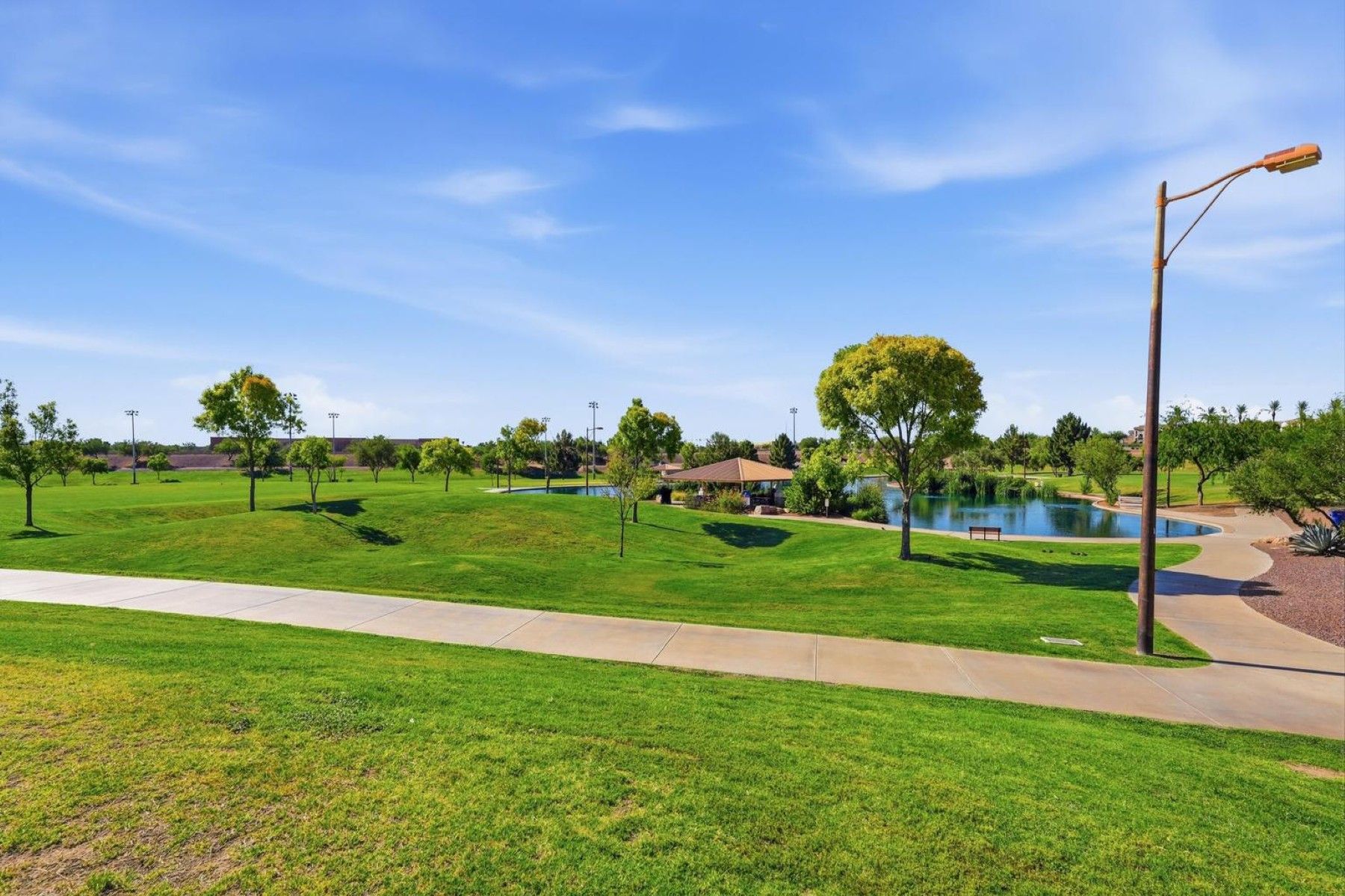  2266 E Willis Rd  Gilbert, AZ - 物件實景