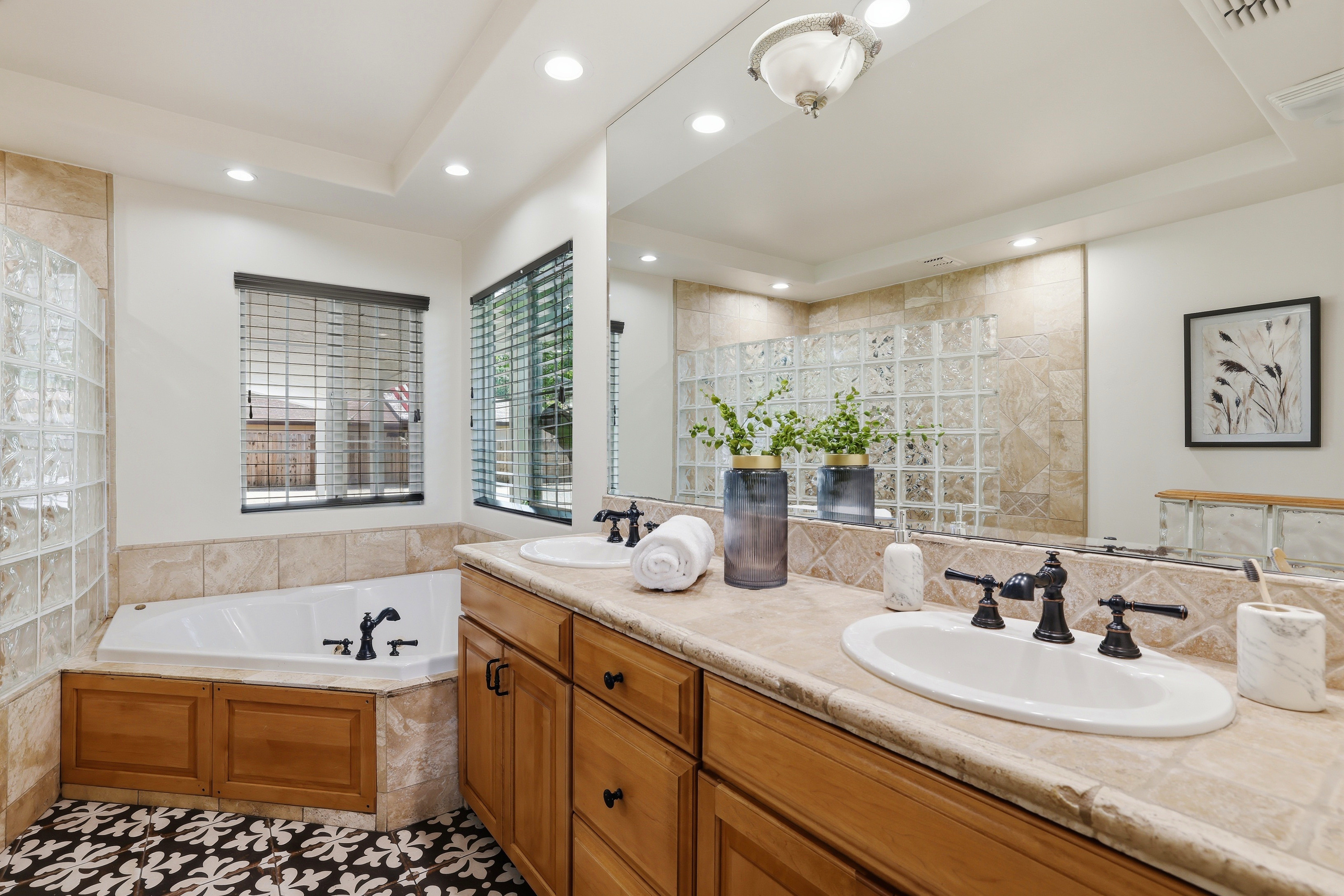  8735 Phoenix Avenue, Fair Oaks, CA 95628 - 物件實景