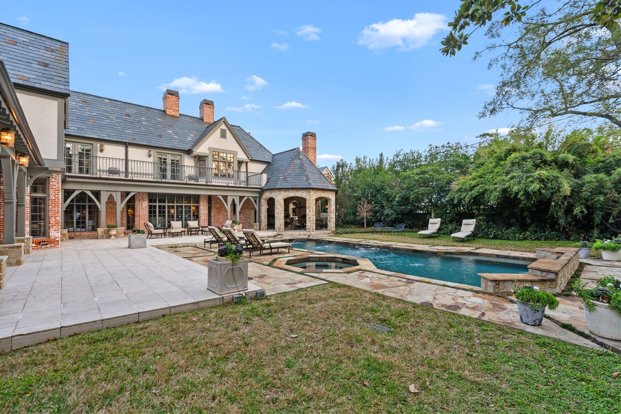  3325 Inwood Drive - 物件實景