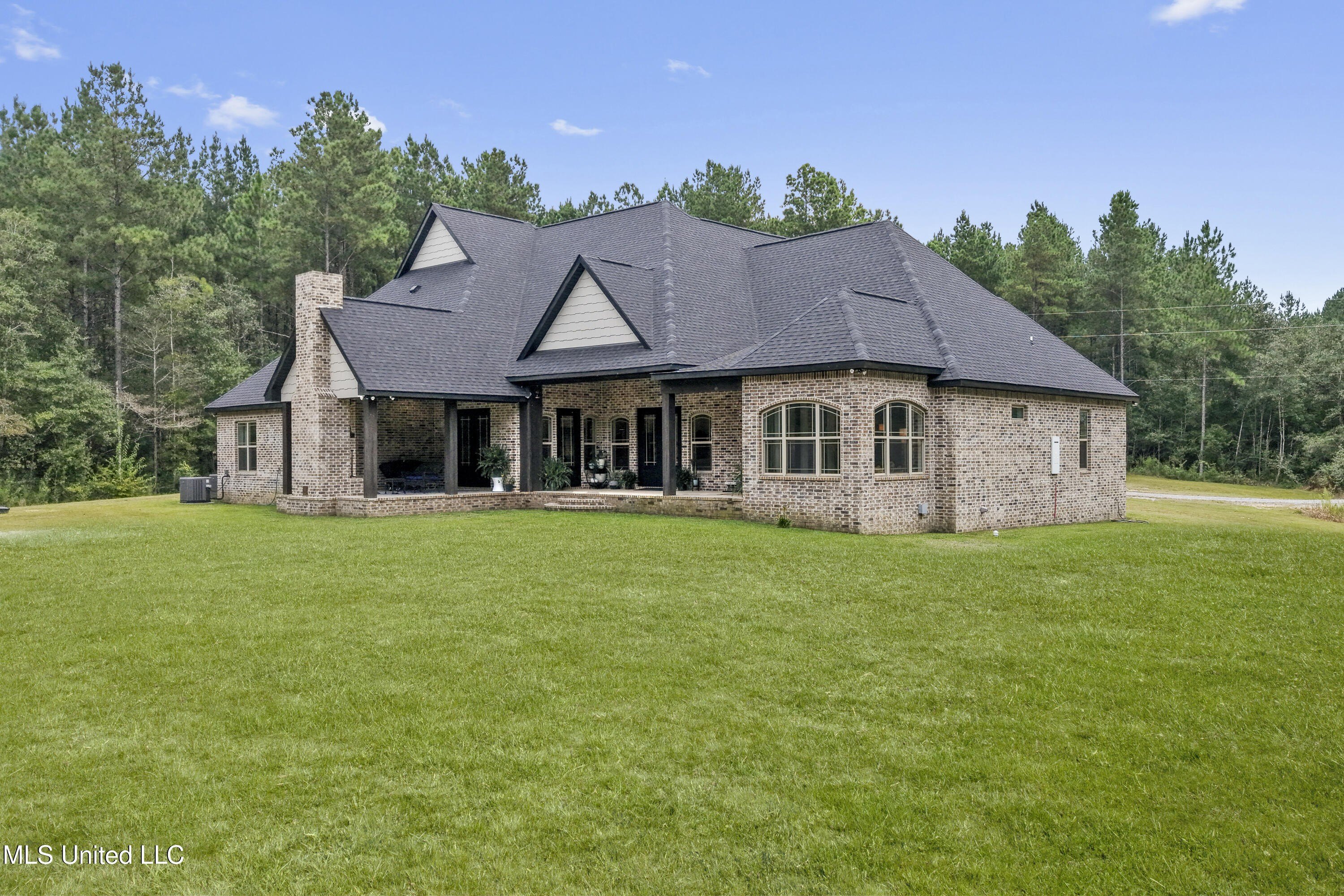 Gulfport, Mississippi, 39503, United States, 5 Bedrooms Bedrooms, ,5 BathroomsBathrooms,Residential,For Sale,1974357