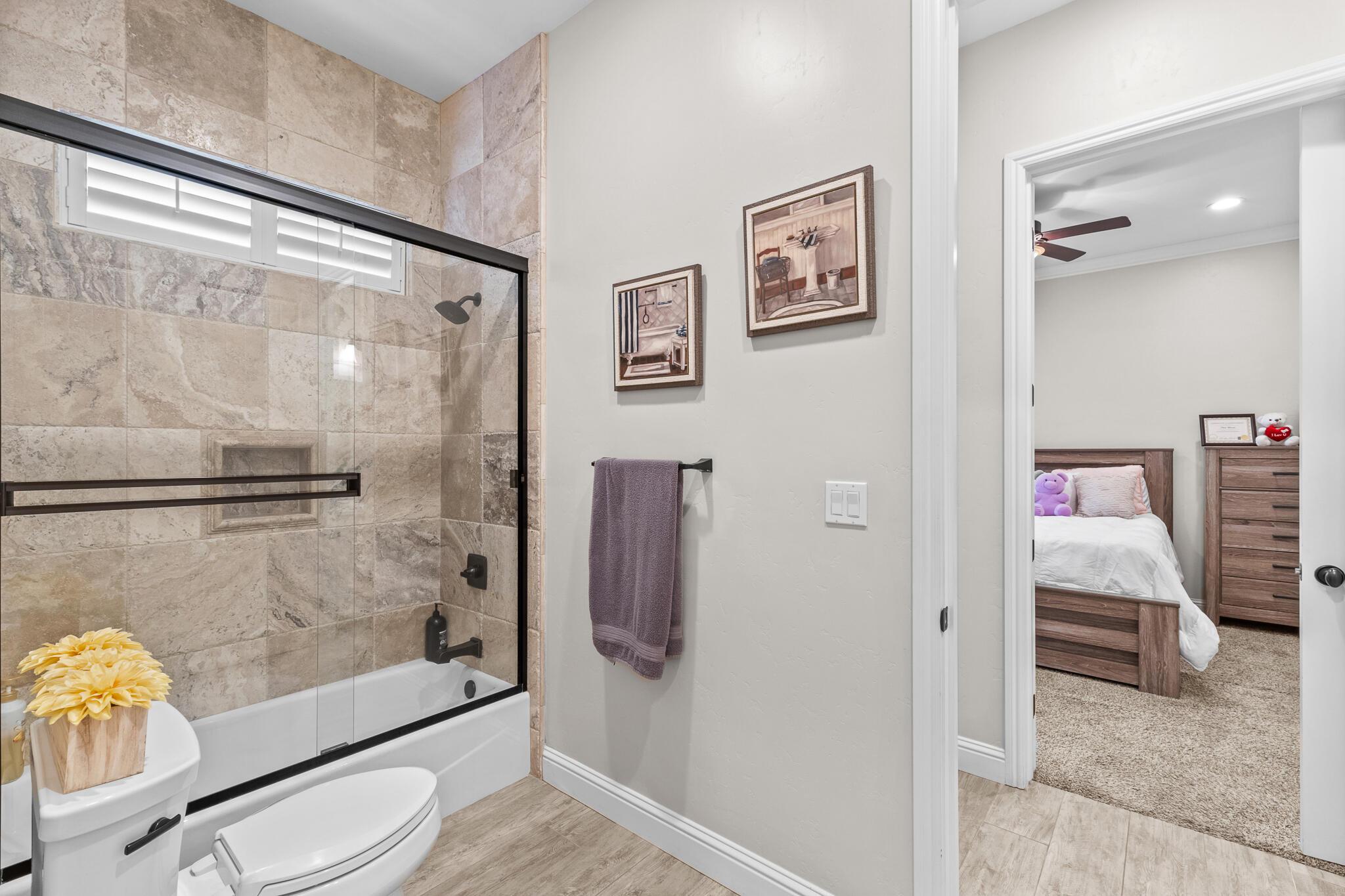 Visalia, California, 93291, United States, 4 Bedrooms Bedrooms, ,3 BathroomsBathrooms,Residential,For Sale,1976772