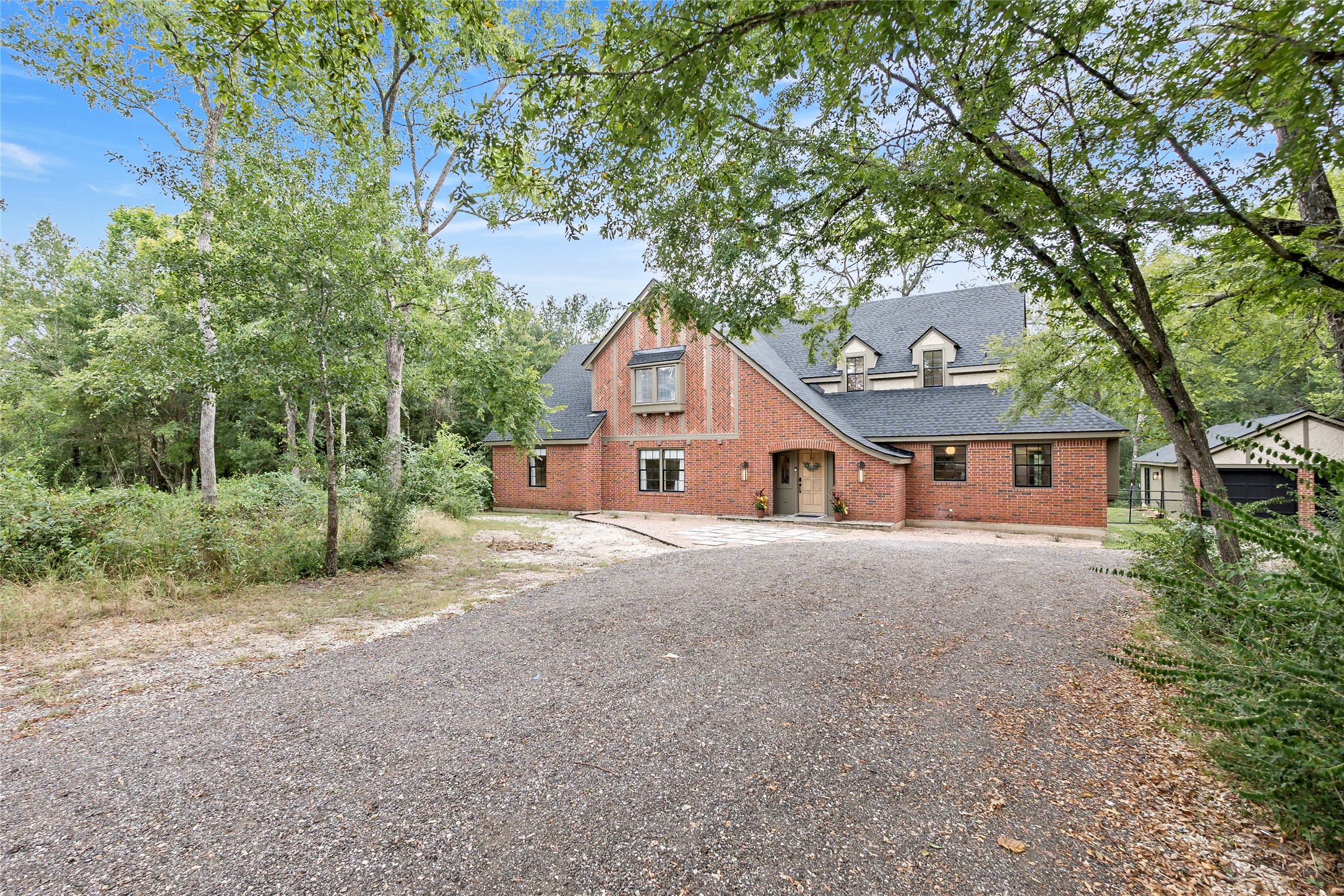 College Station, Texas, 77845, United States, 4 Bedrooms Bedrooms, ,5 BathroomsBathrooms,Residential,For Sale,1940376