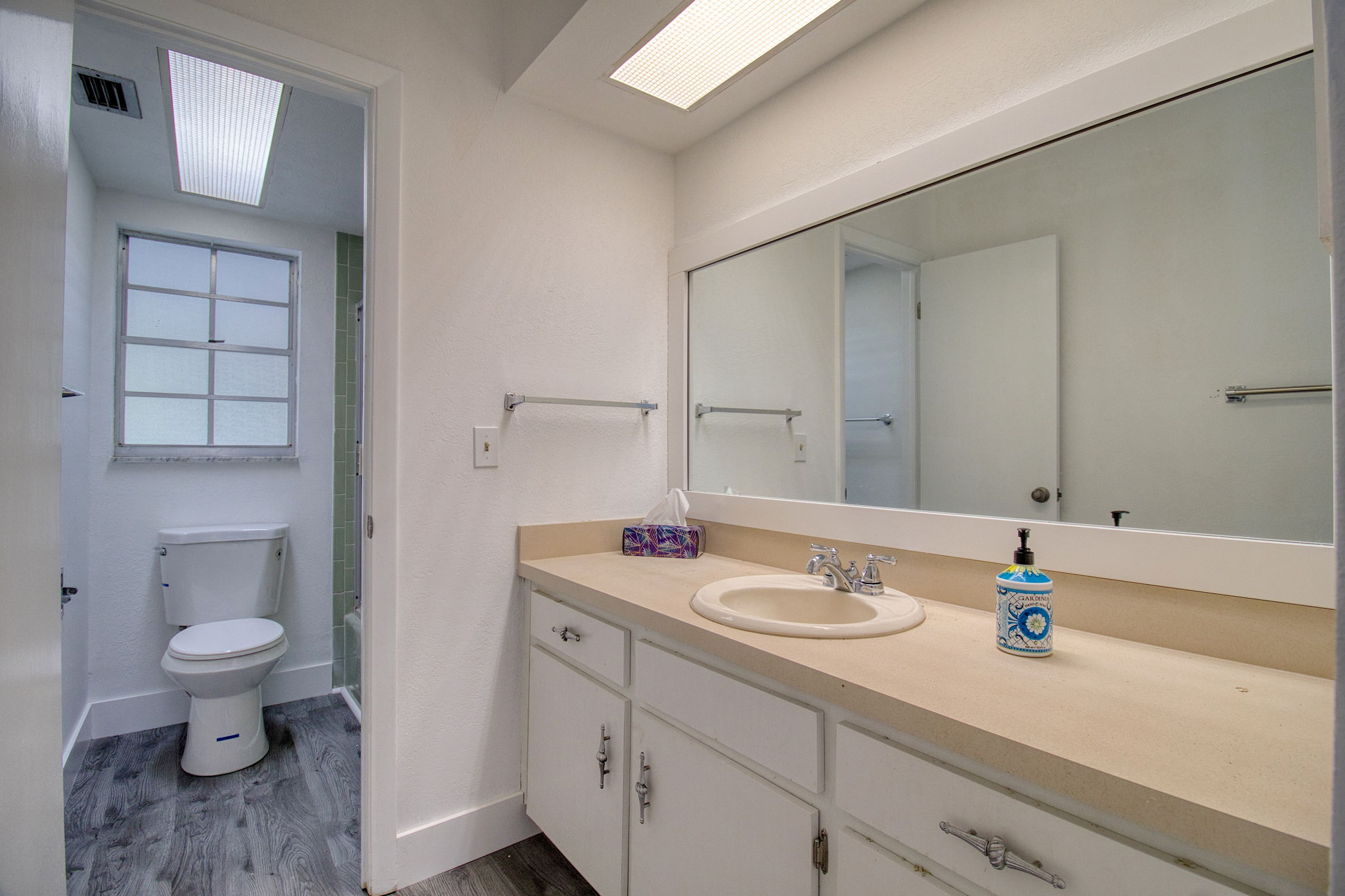 Tampa, Florida, 33613, United States, 4 Bedrooms Bedrooms, ,1 BathroomBathrooms,Residential,For Sale,2006363