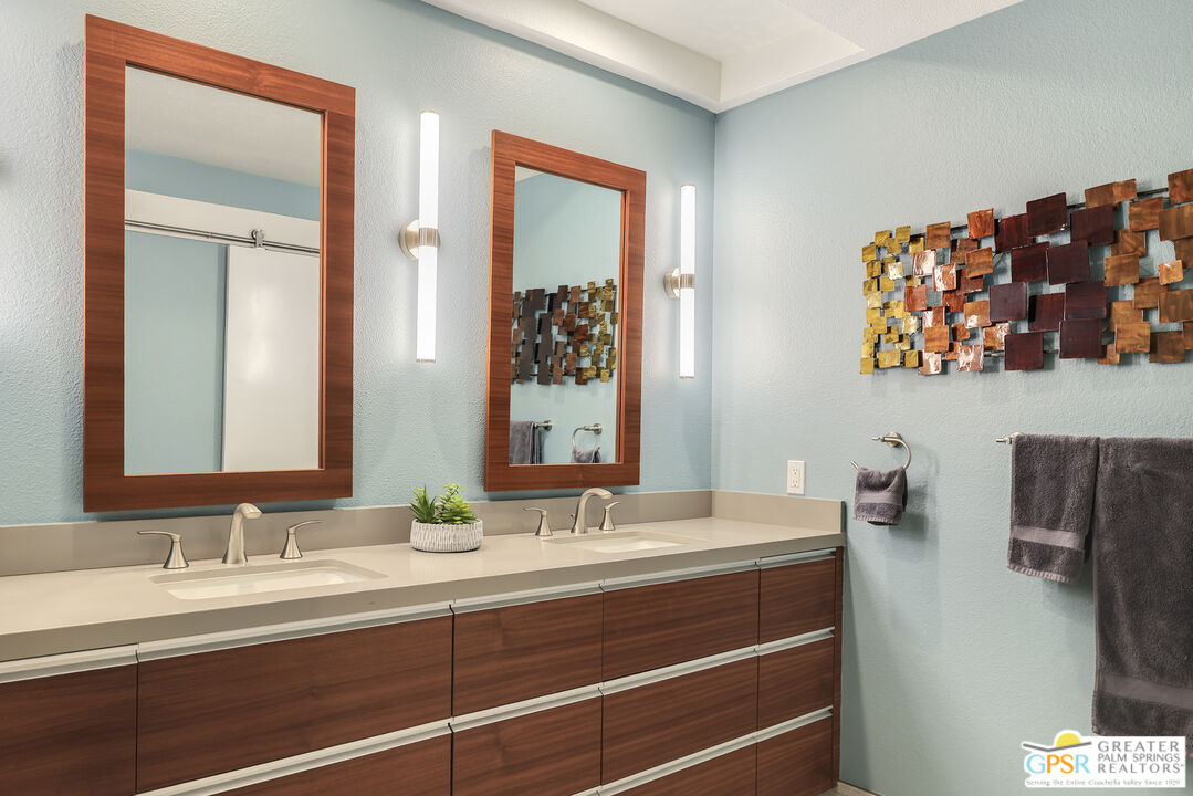 Palm Springs, California, 92264, United States, 2 Bedrooms Bedrooms, ,2 BathroomsBathrooms,Residential,For Sale,1989572